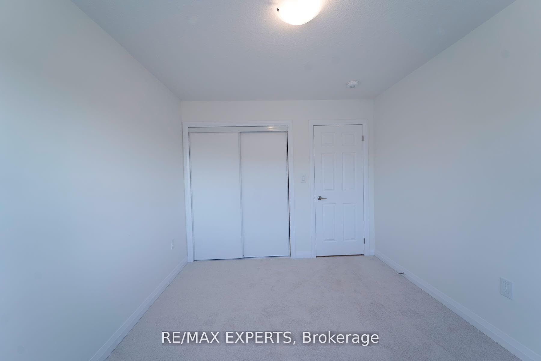 135 Granville Crescent photo 18