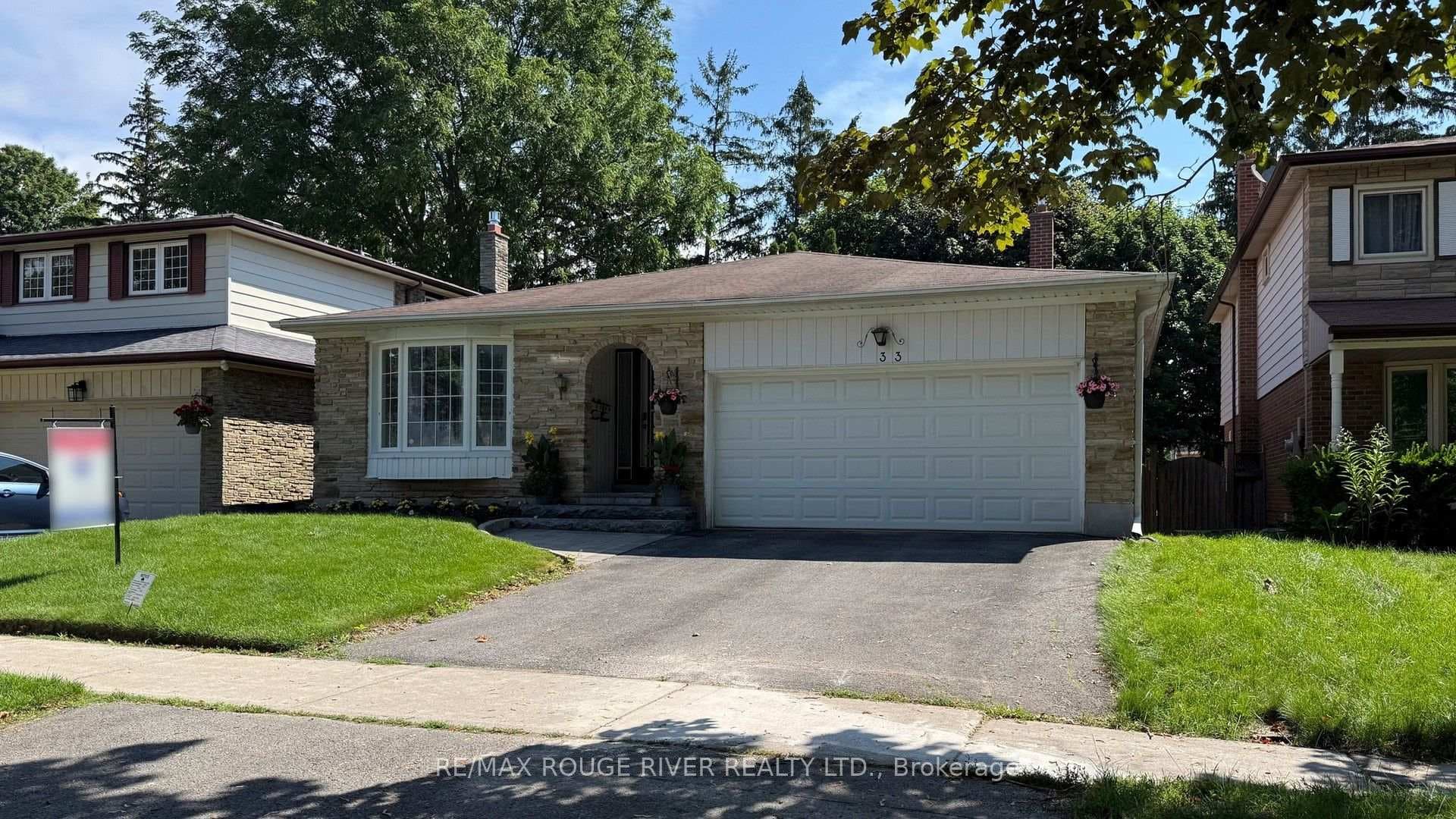 33 Pepper Tree Drive photo 2