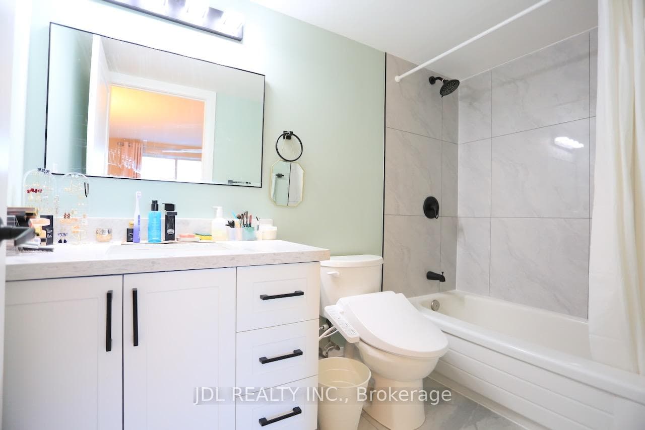 1 Pemberton Avenue Unit 1507 photo 5