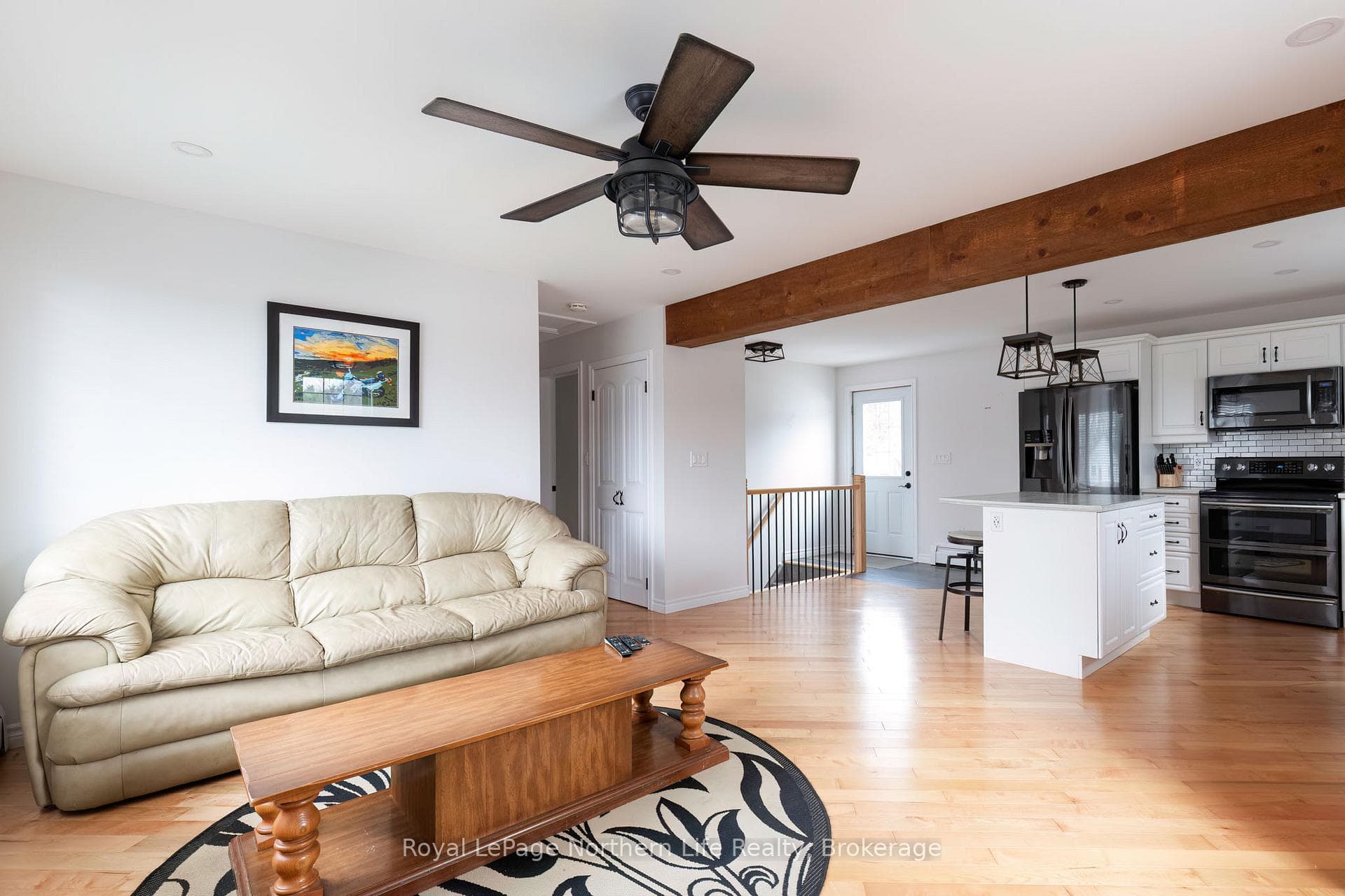 300 Yonge Street photo 5