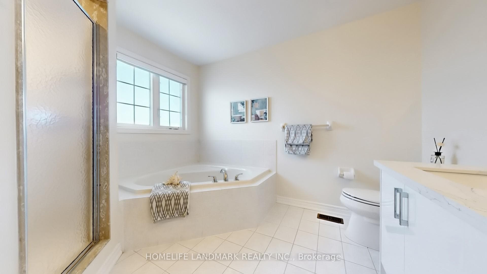 13 Woodway Lane photo 32