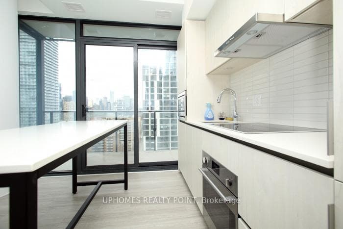 47 Mutual Street Unit 2203 photo 11