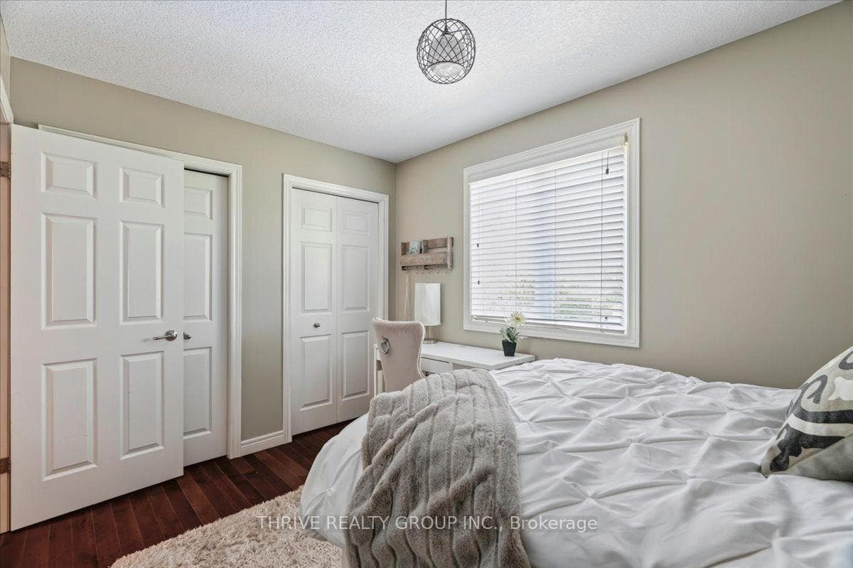1571 Blackmaple Crescent photo 24