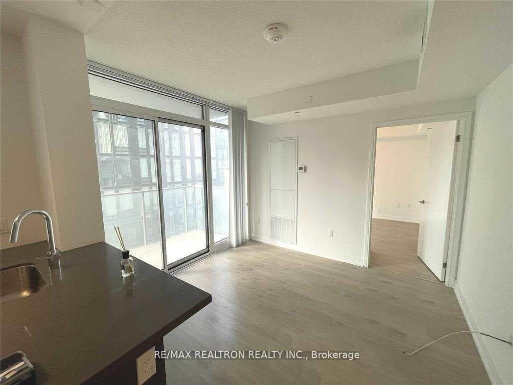 50 Wellesley Street Unit 1111 photo 5
