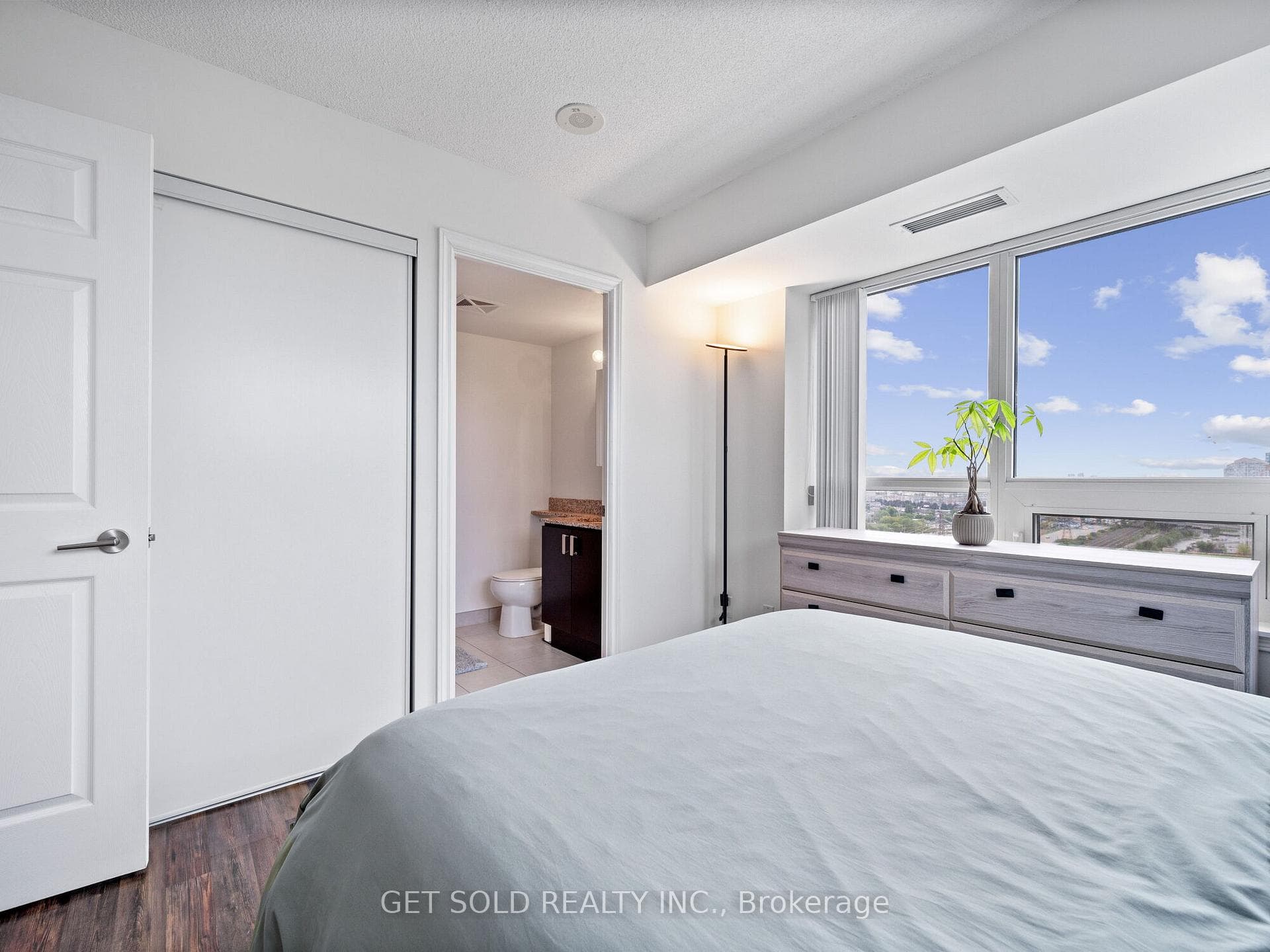 3 Michael Power Place Unit 1808 photo 11