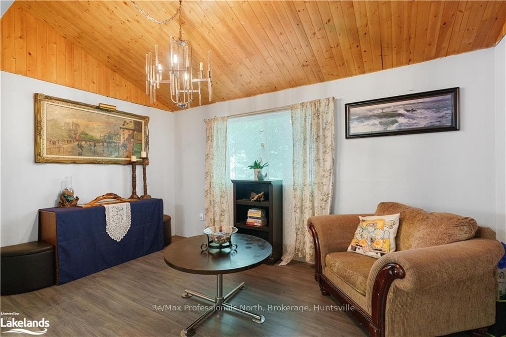 134 CHURCHILL GARDENS Road photo 16