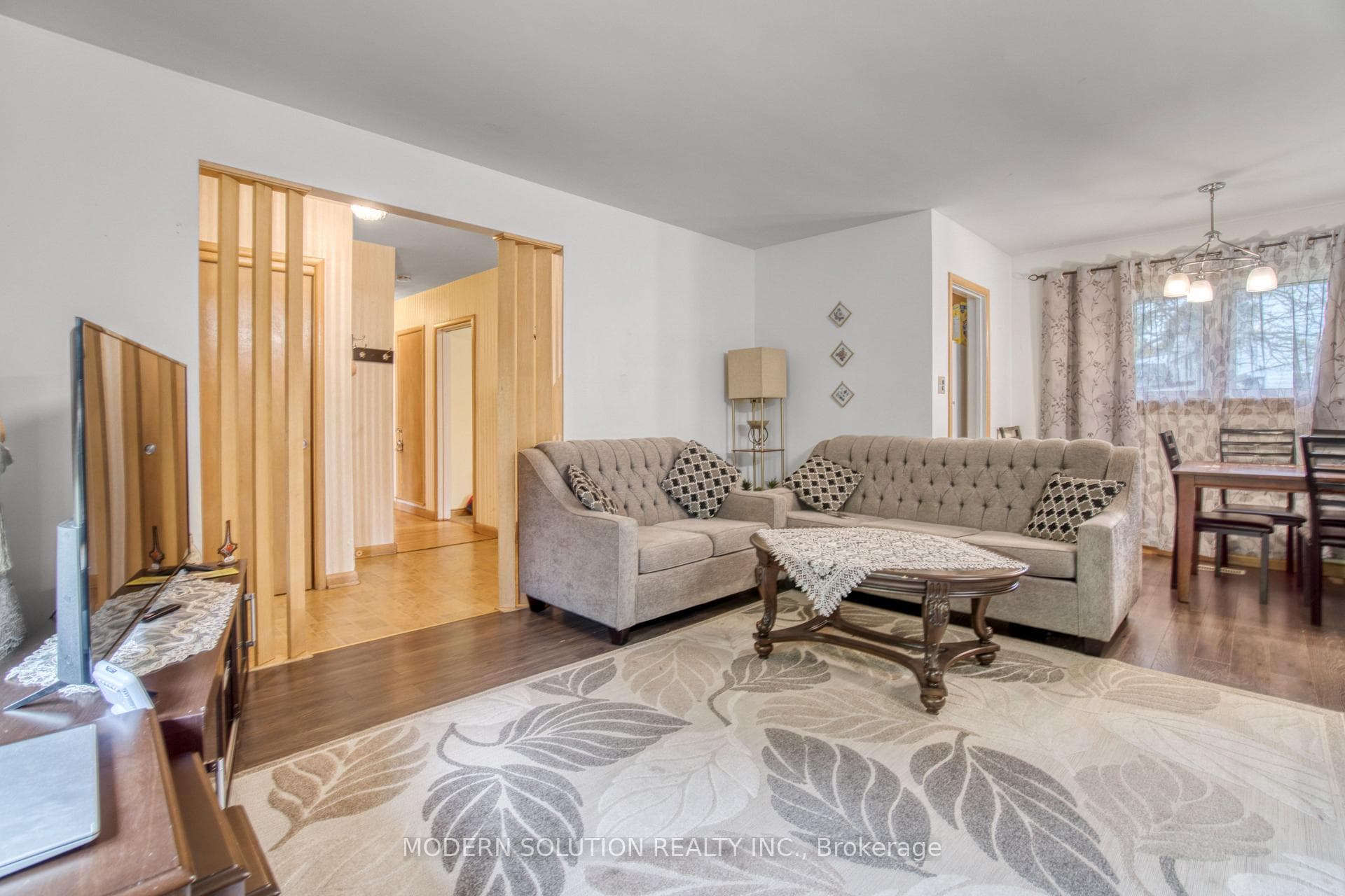314 Strathcona Drive photo 12