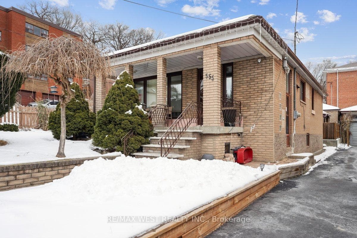 555 Silverthorn Avenue photo 1