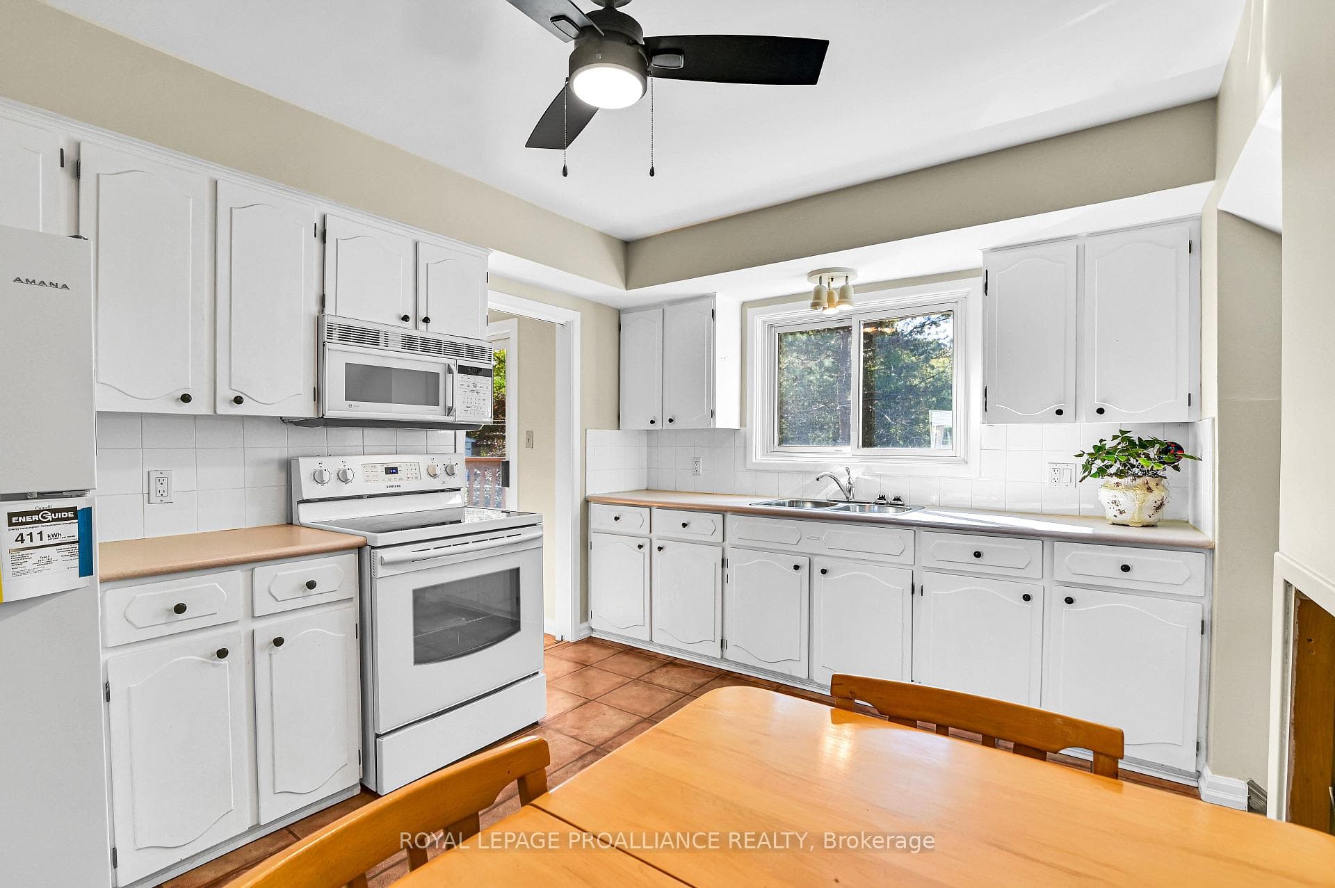 42 Davison Avenue photo 13