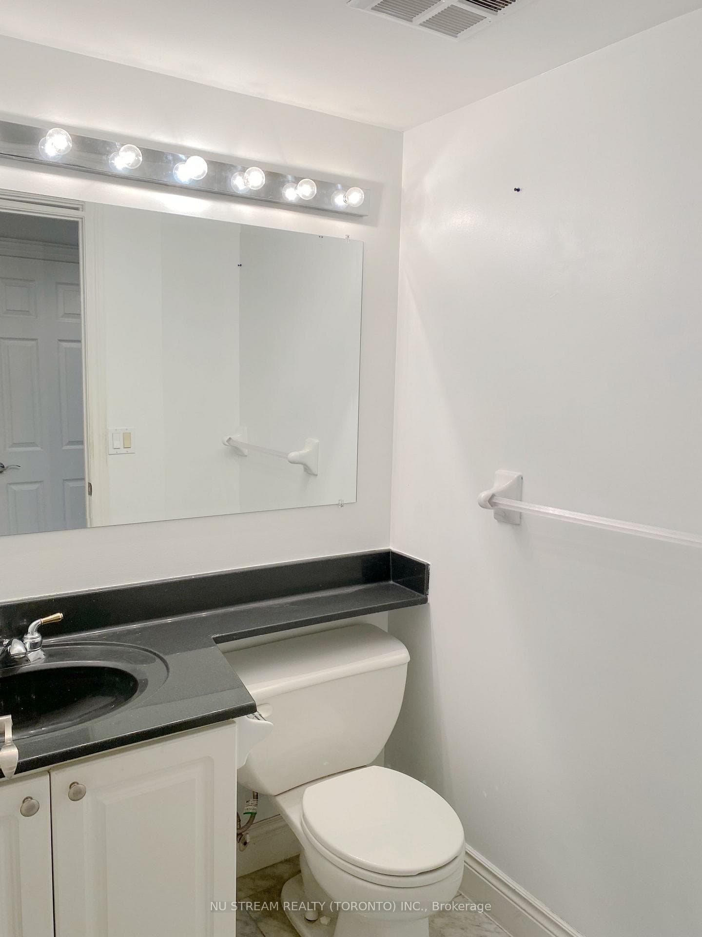 909 Bay Street Unit 1005 photo 7