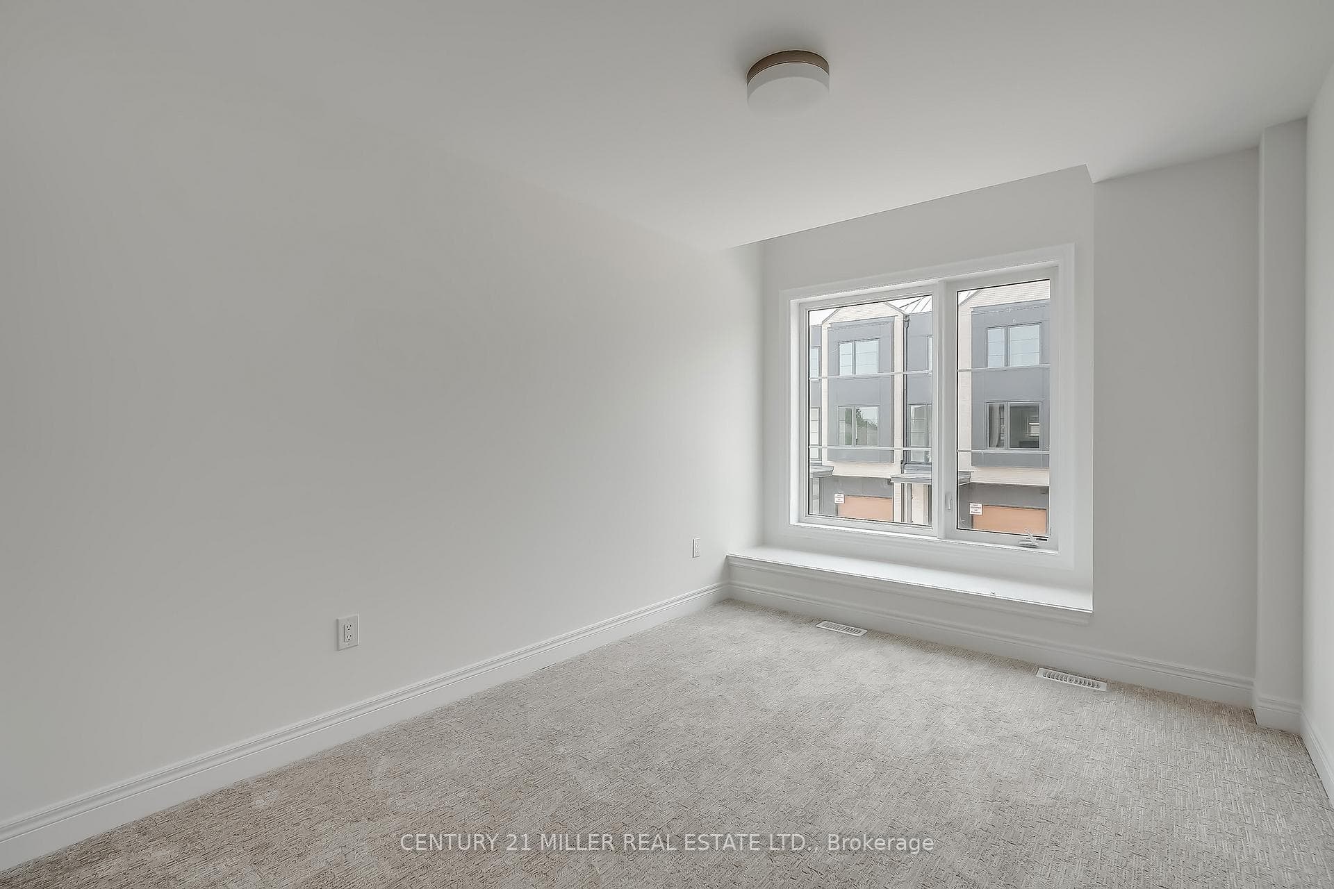2273 Turnberry Road Unit 31 photo 15
