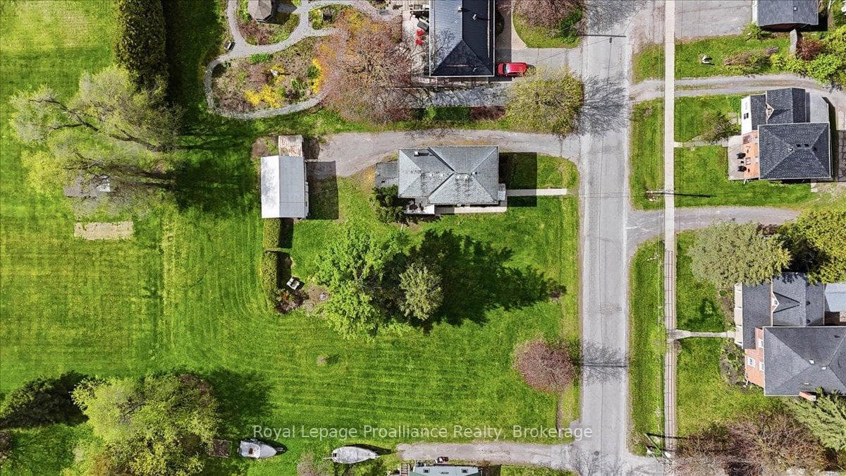 184 Edward Street photo 27