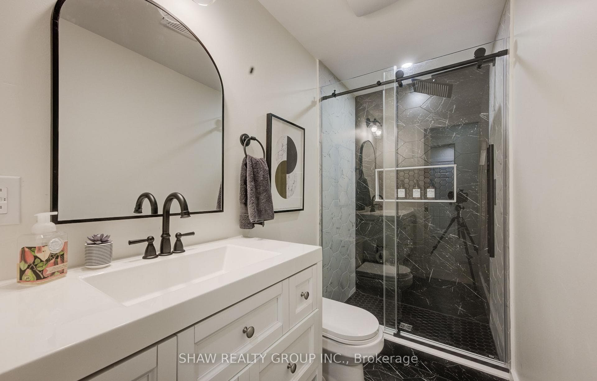 988 Stonebrook Road photo 29