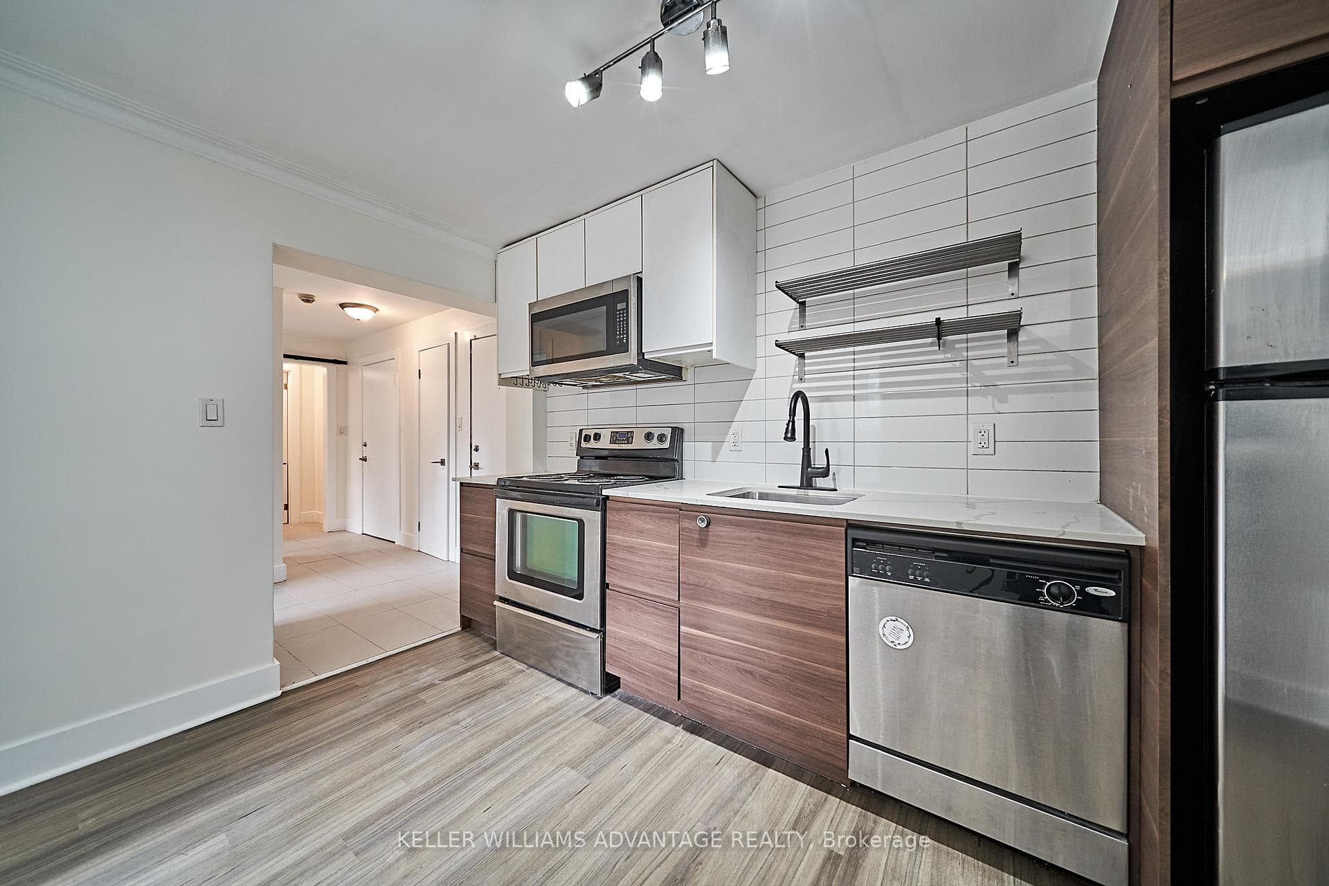 112 Alder Crescent Unit 101 photo 2