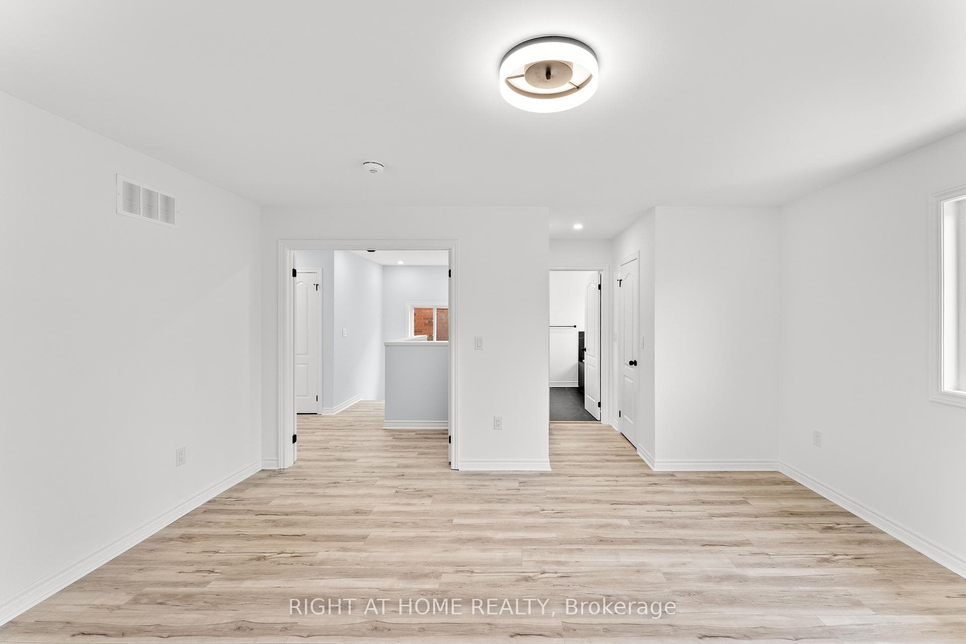 4 Joywill Court photo 12