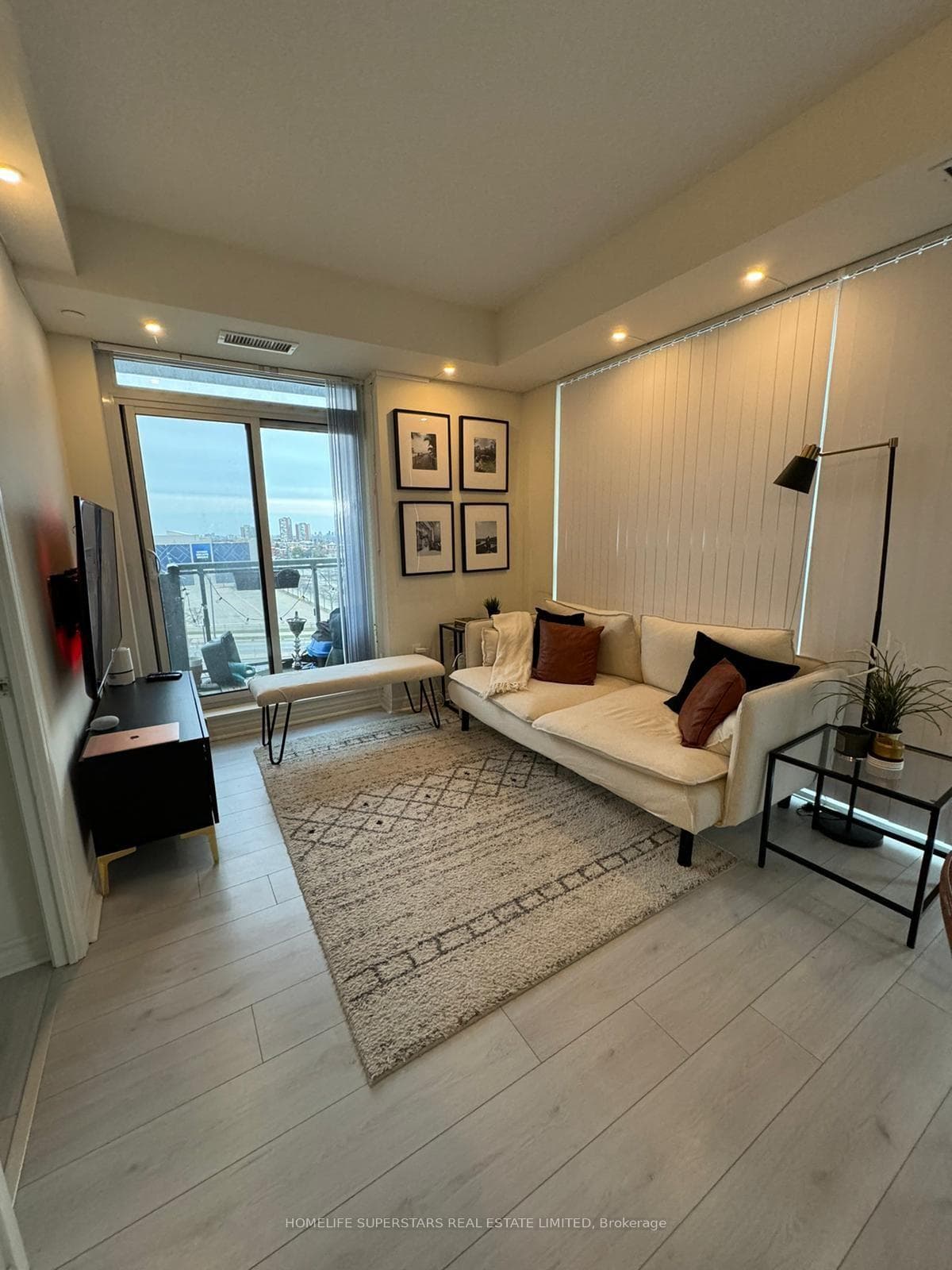 349 Rathburn Road Unit 706 photo 16
