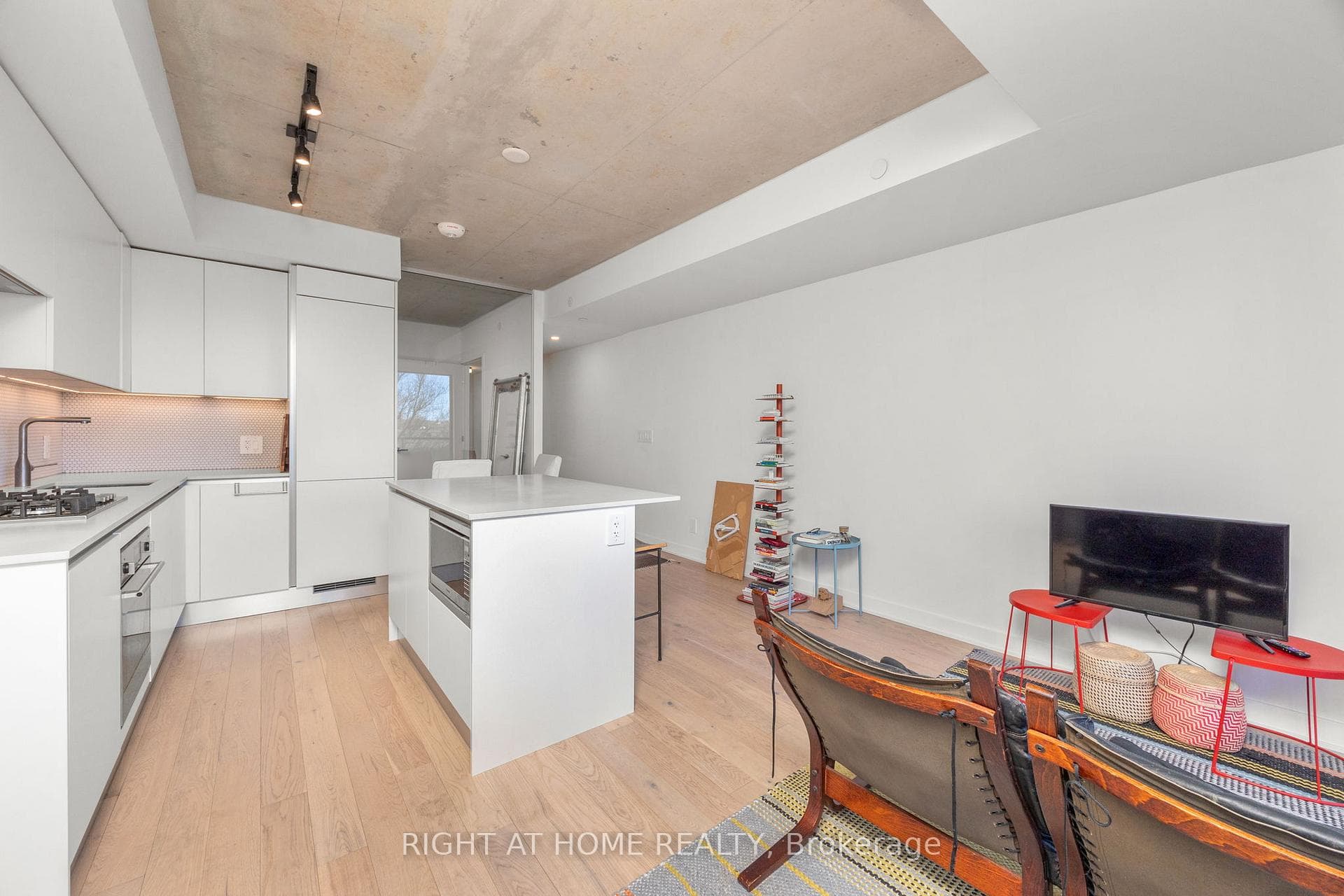 2720 Dundas Street Unit 314 photo 13