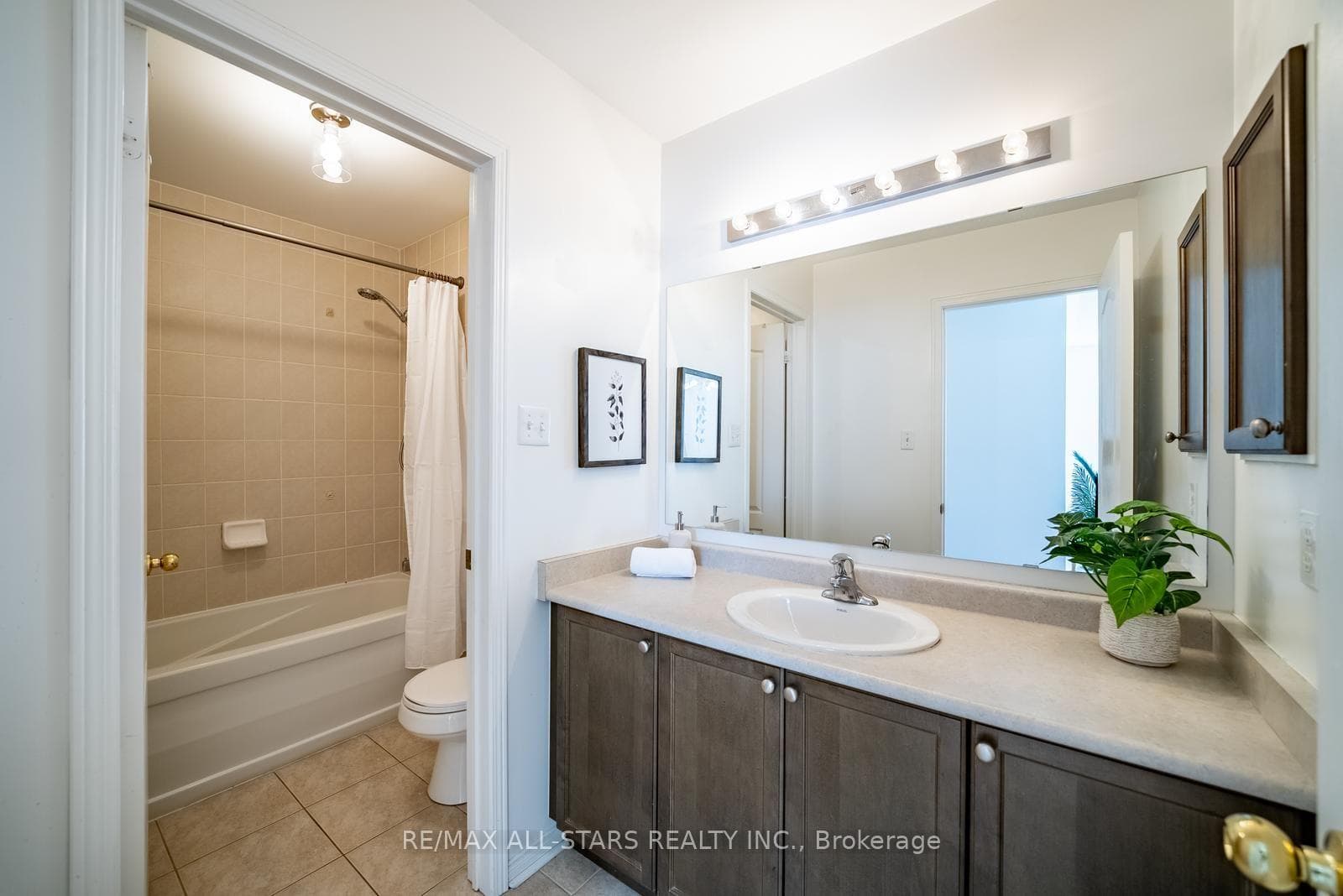 281 Reeves Way Boulevard photo 22