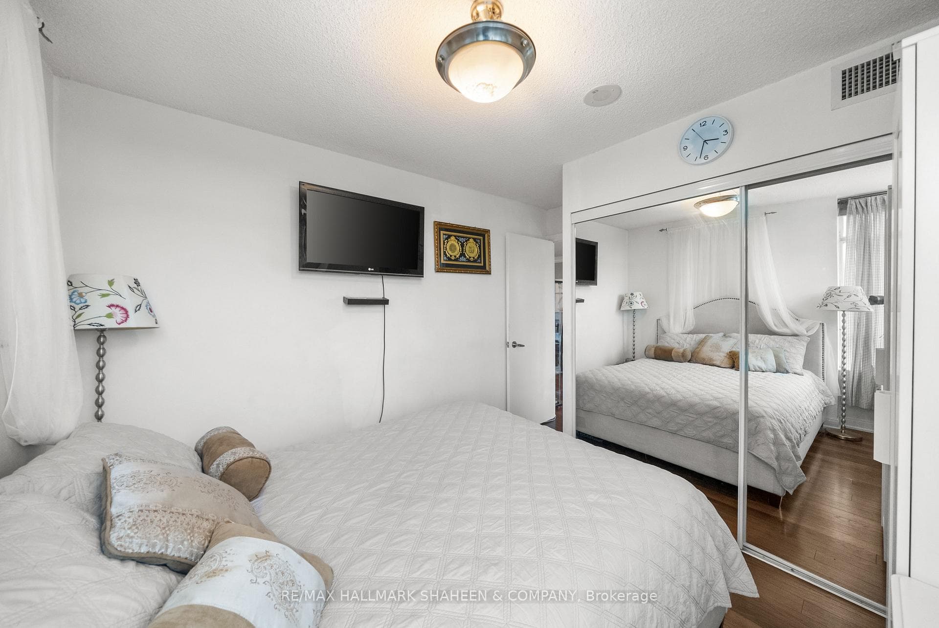 238 Bonis Avenue Unit 617 photo 34