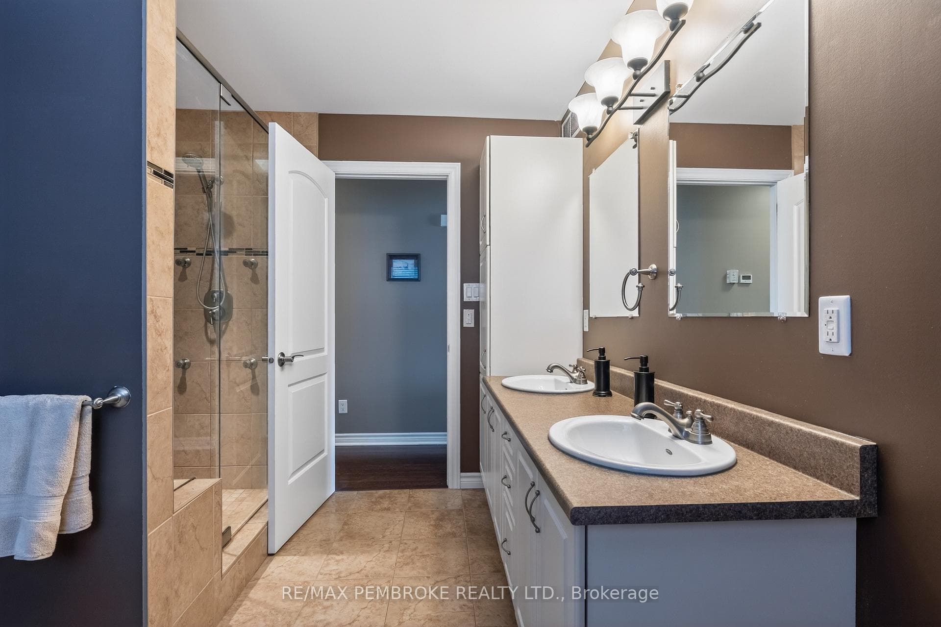 61 Oak Avenue photo 20