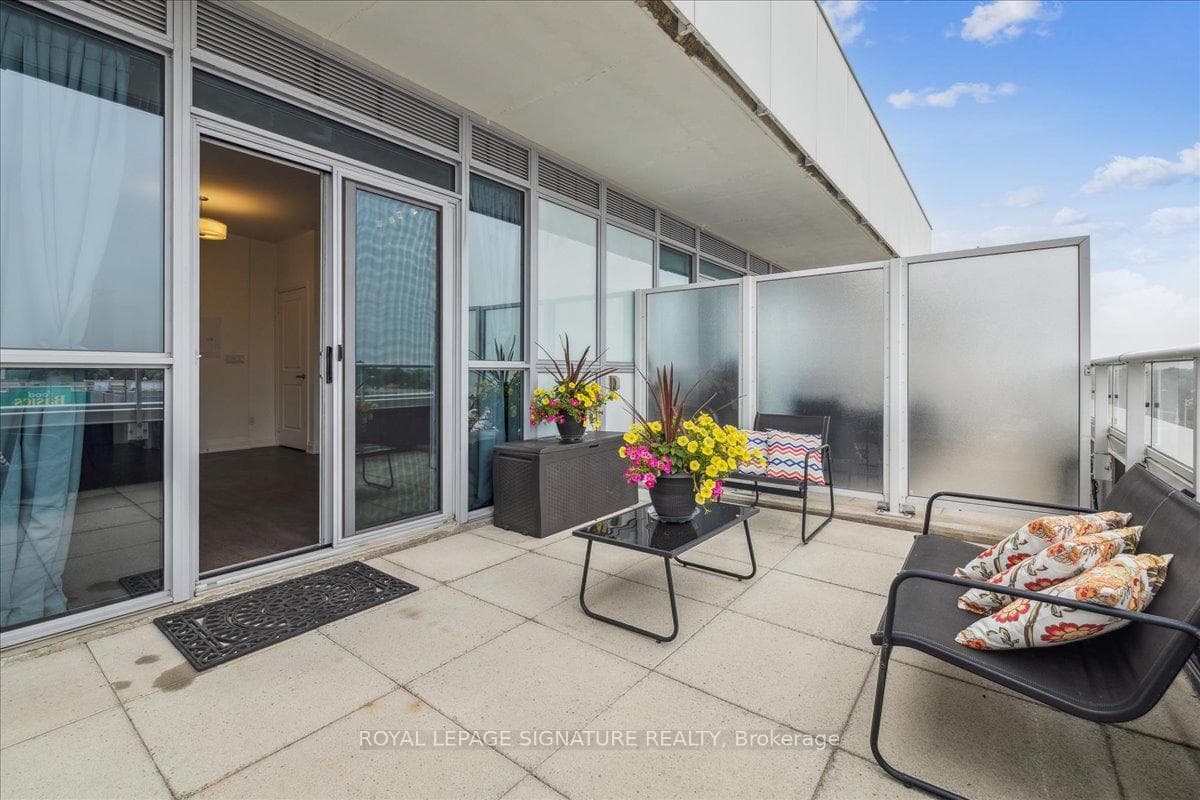 55 Speers Road Unit 412 photo 23