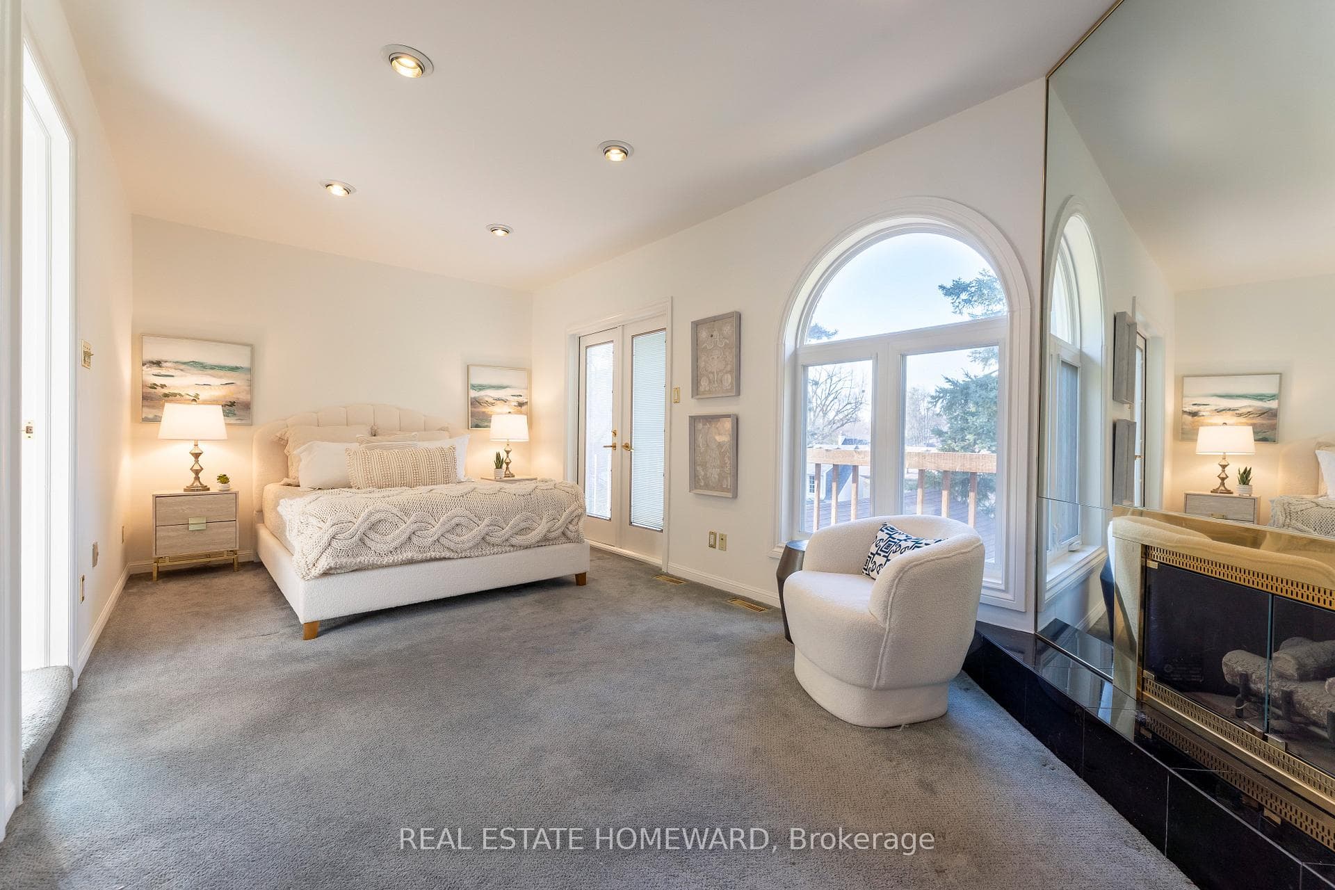 416 Roehampton Avenue photo 16