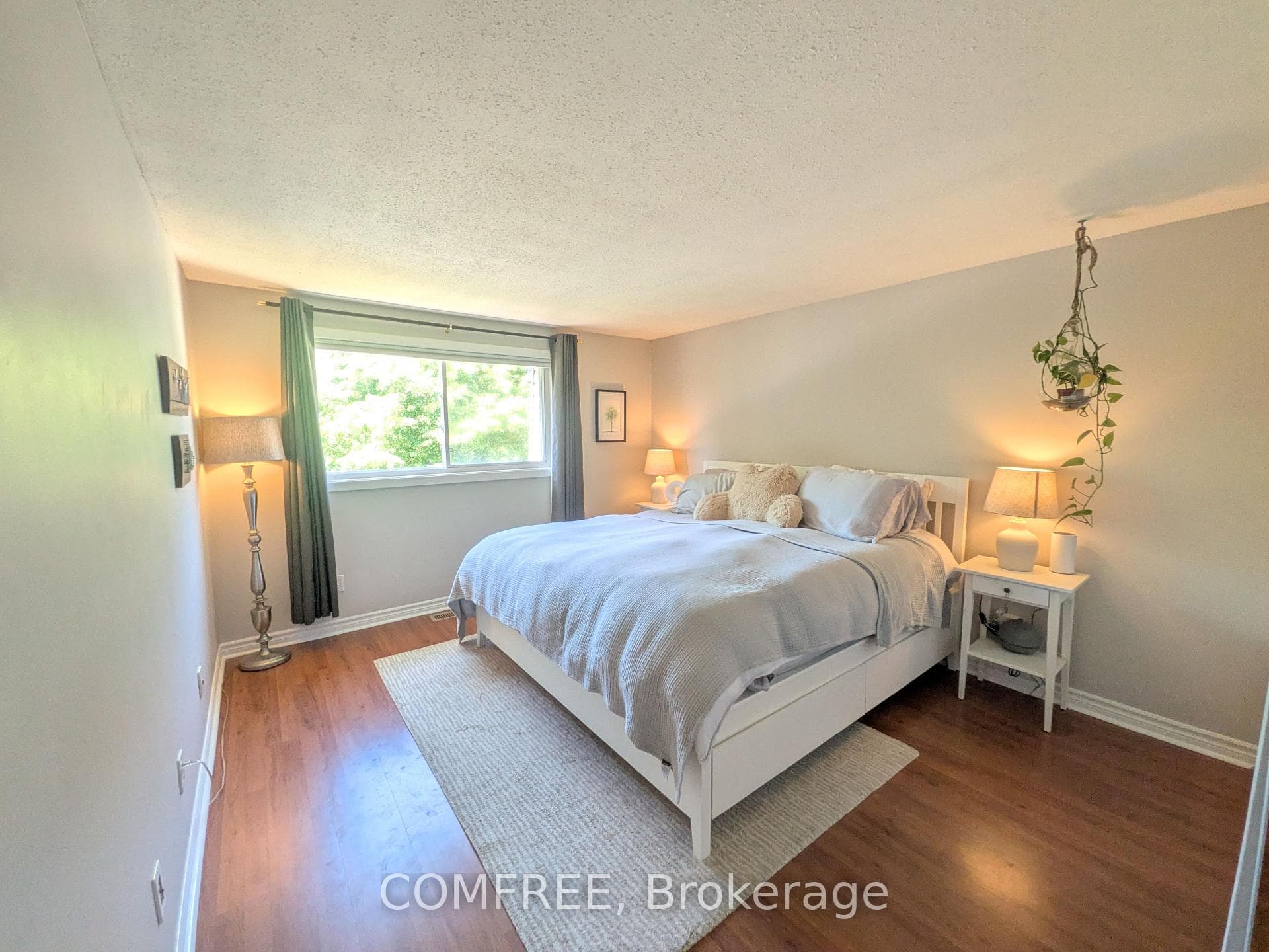 8B Forester Crescent photo 9