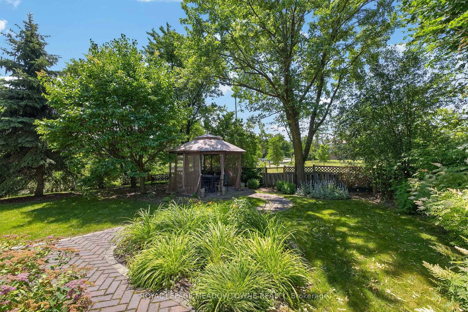 377 Delrex Boulevard photo 38