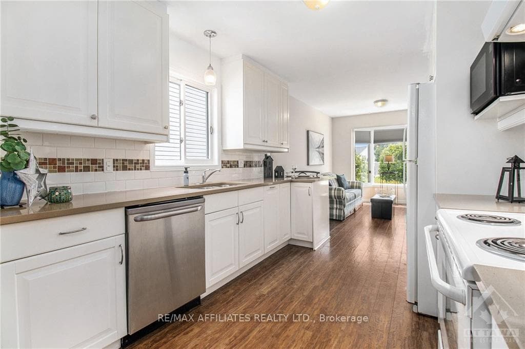 8 LIMA Way photo 9