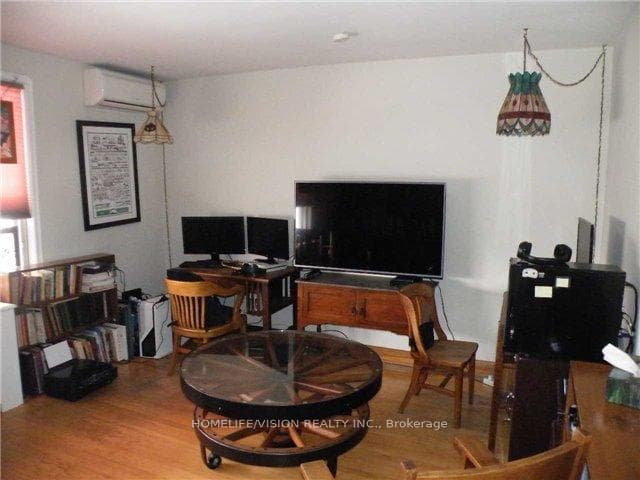 4986A Dundas Street photo 7