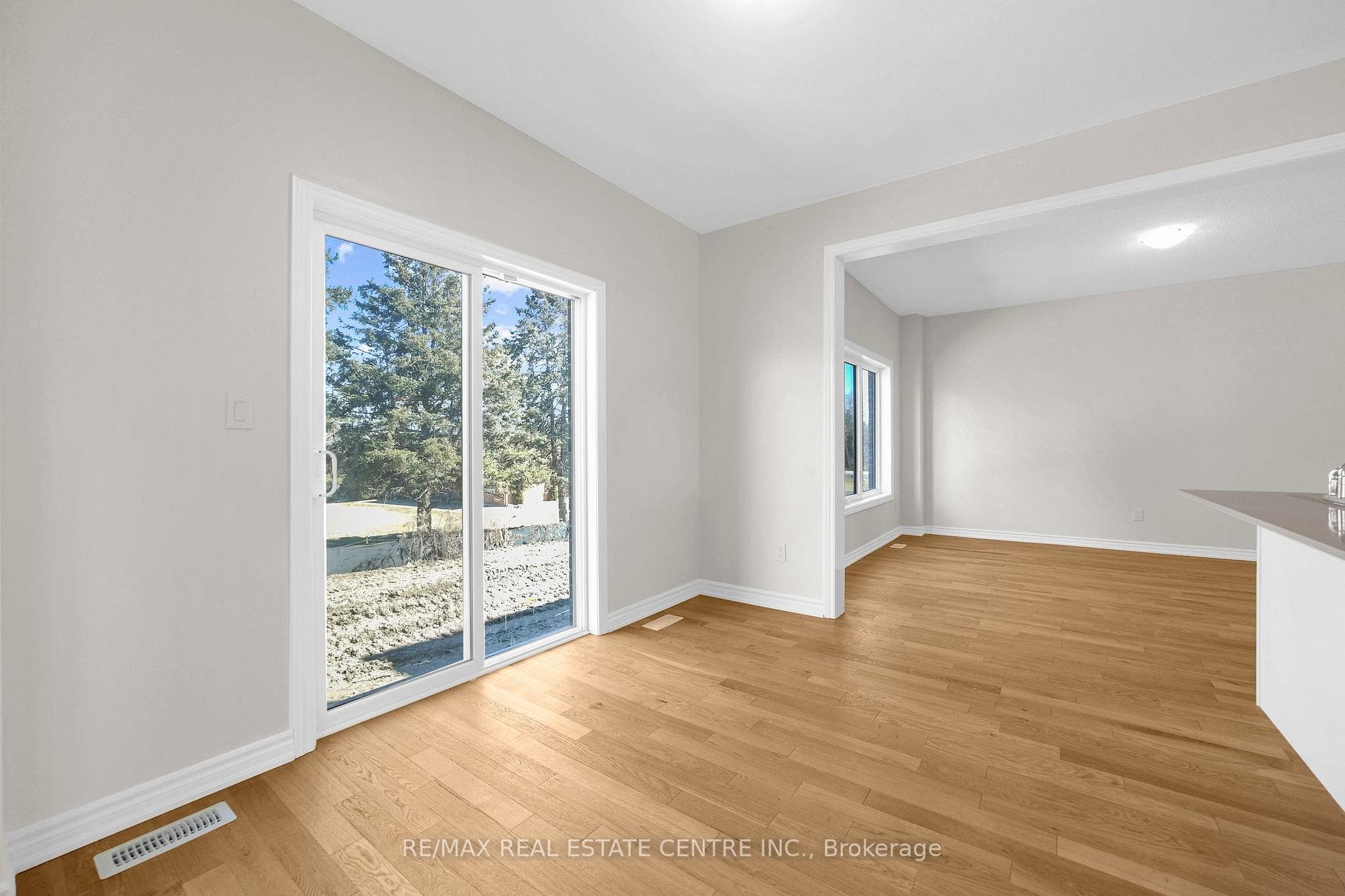 15 LAWRENCE D. PRIDHAM Avenue photo 10