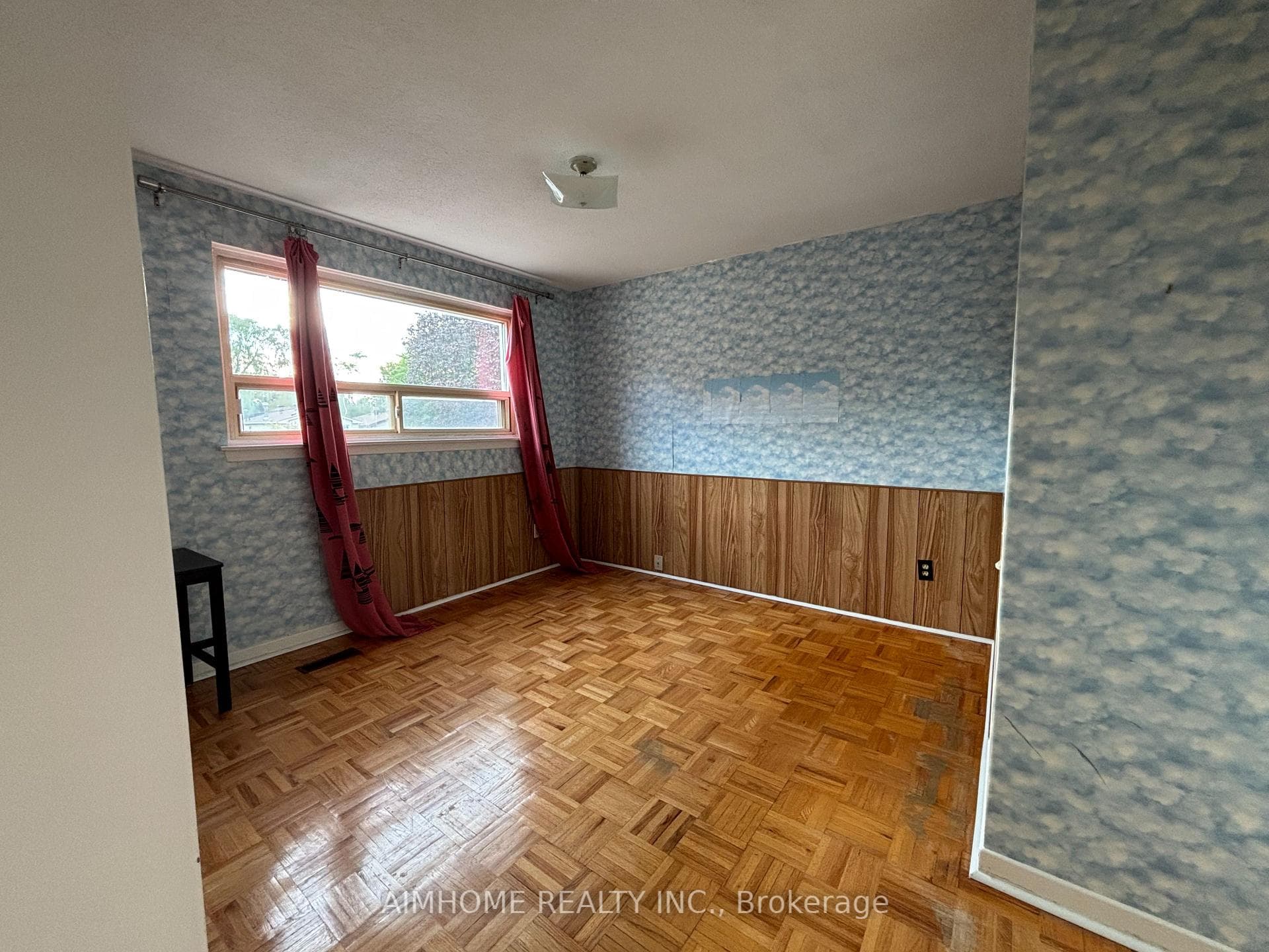 29 Snowshoe Crescent photo 18