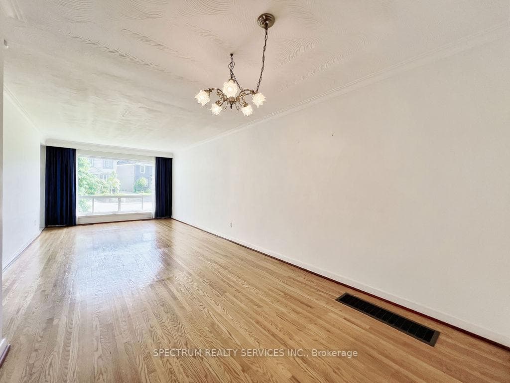 206 Rosemount Avenue photo 14