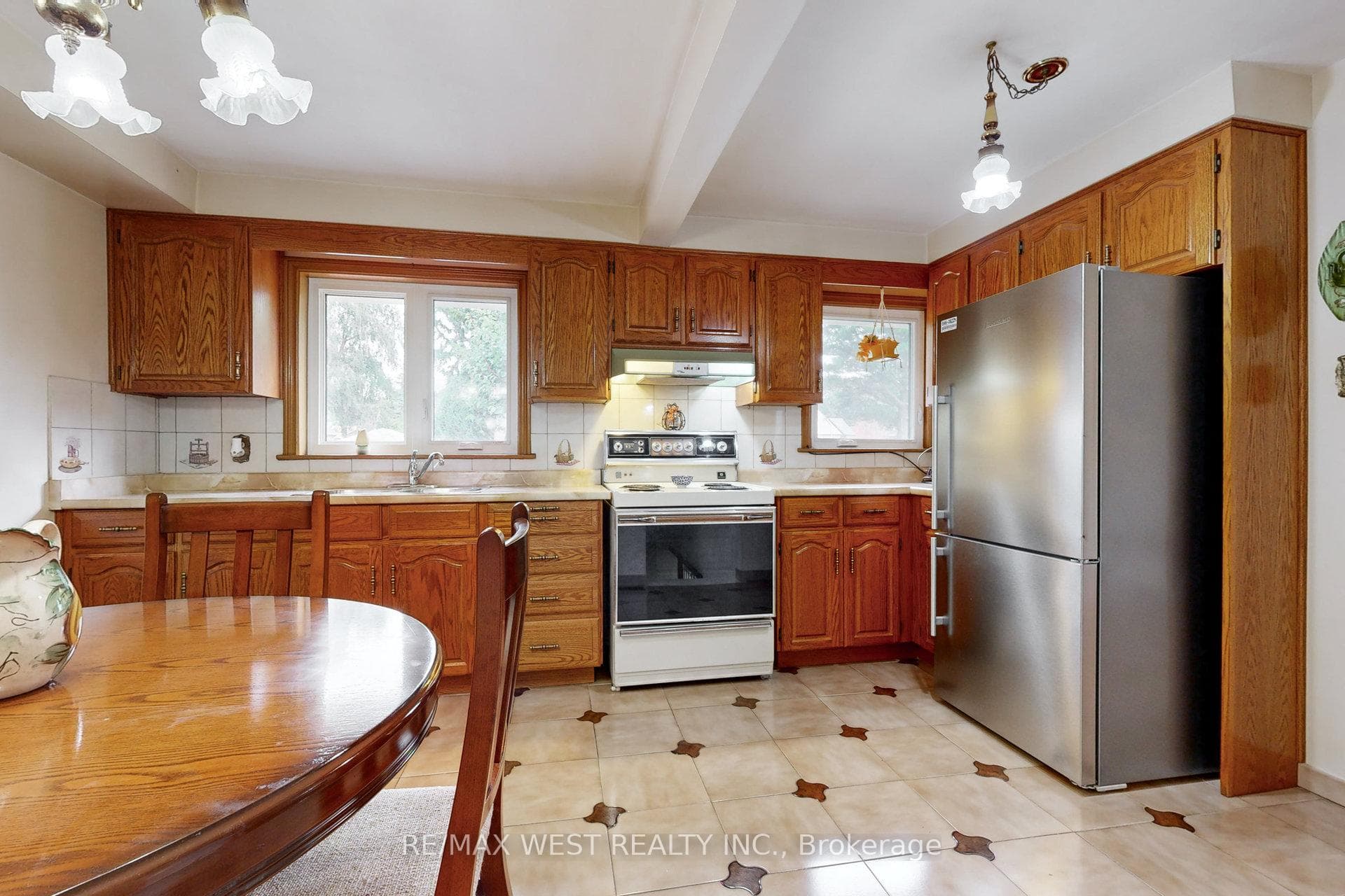 60 Parkchester Road photo 15