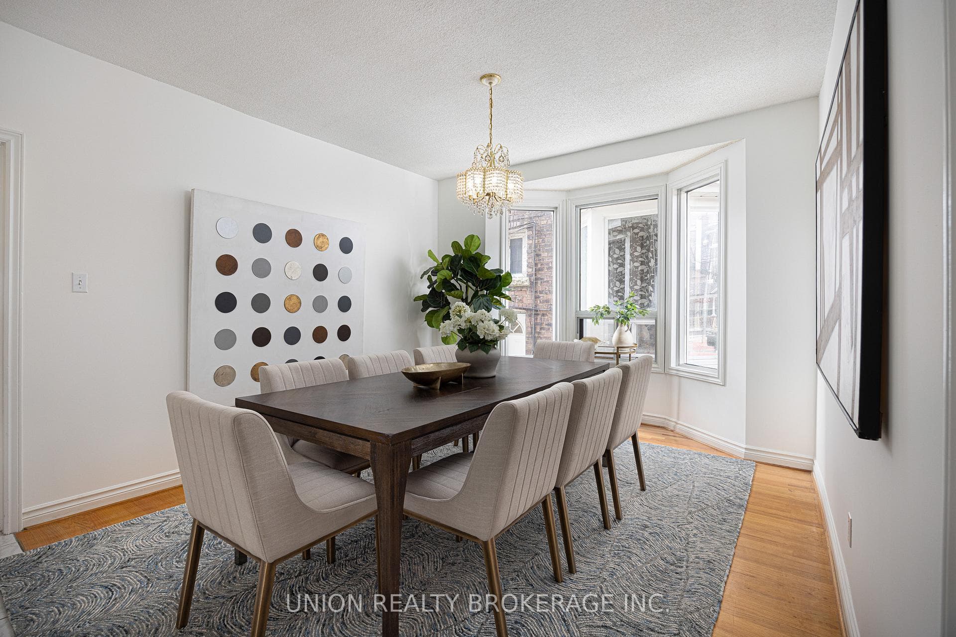 627 Bathurst Street photo 13