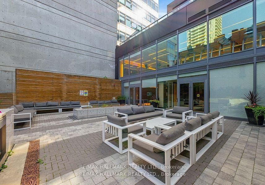 30 Roehampton Avenue Unit 2701 photo 23