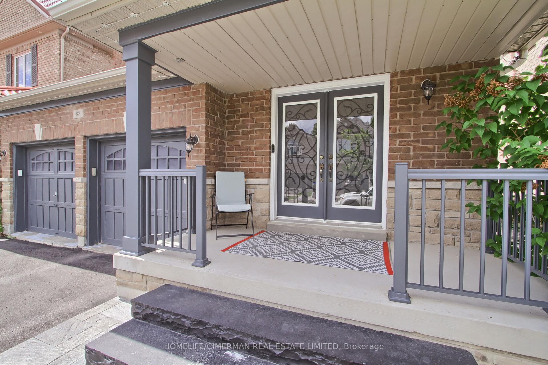 88 Chelsea Crescent photo 3