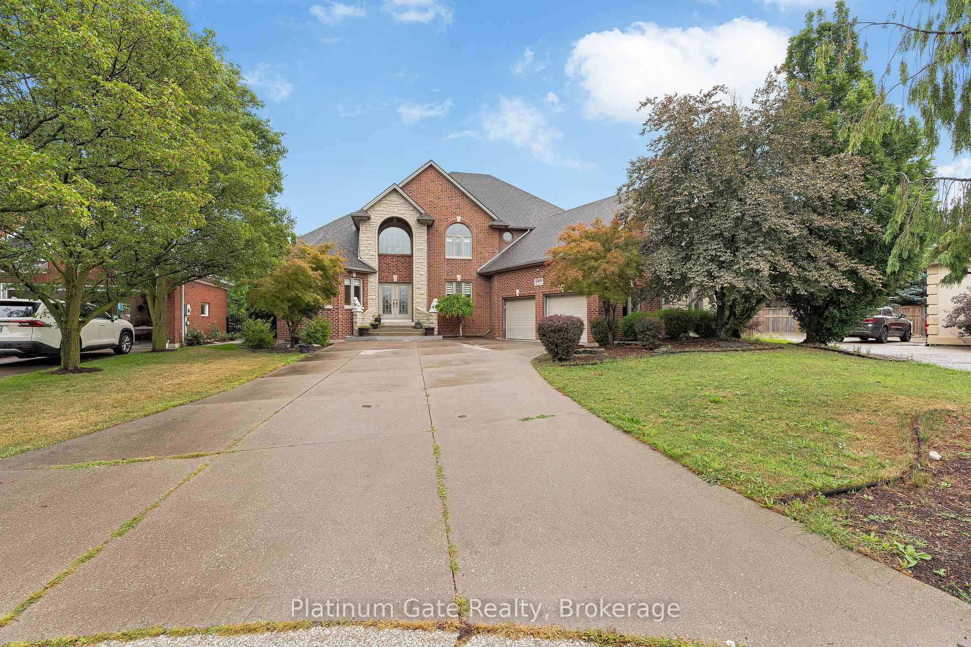 150 Seymour Crescent photo 1