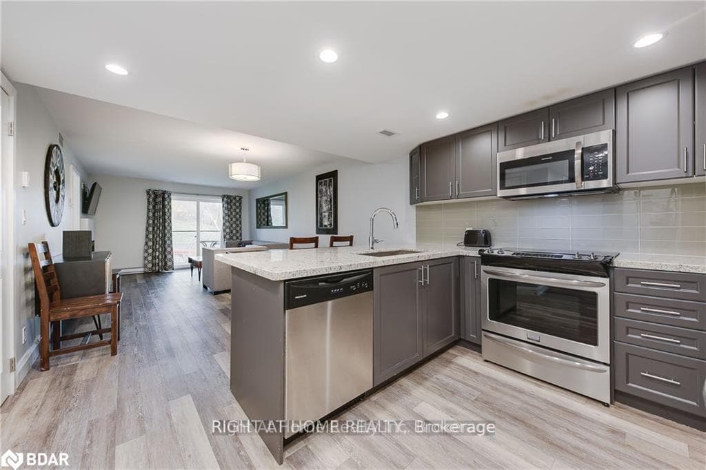80 Horseshoe Boulevard Unit 102 photo 9
