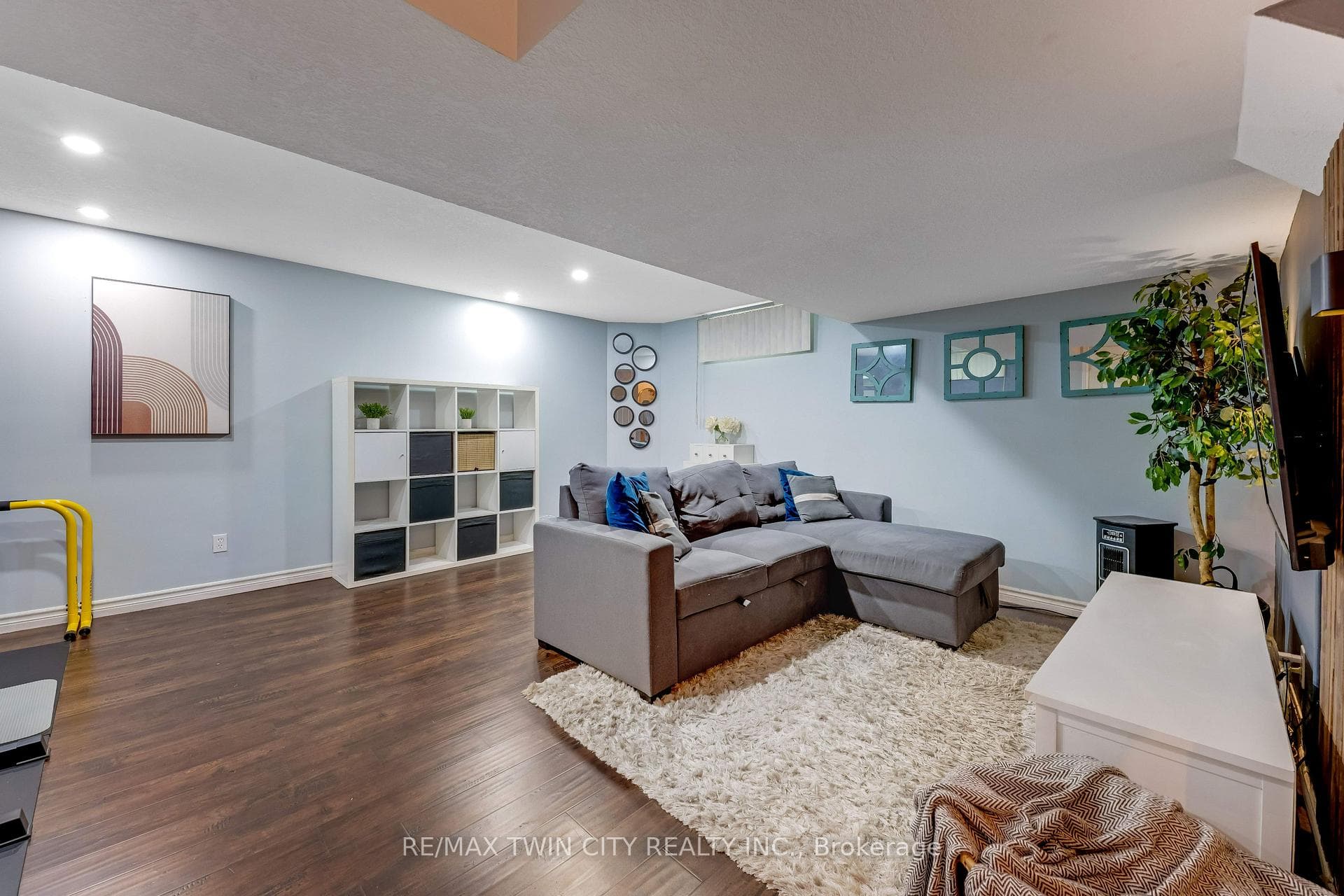 925 Copper Leaf Crescent photo 31