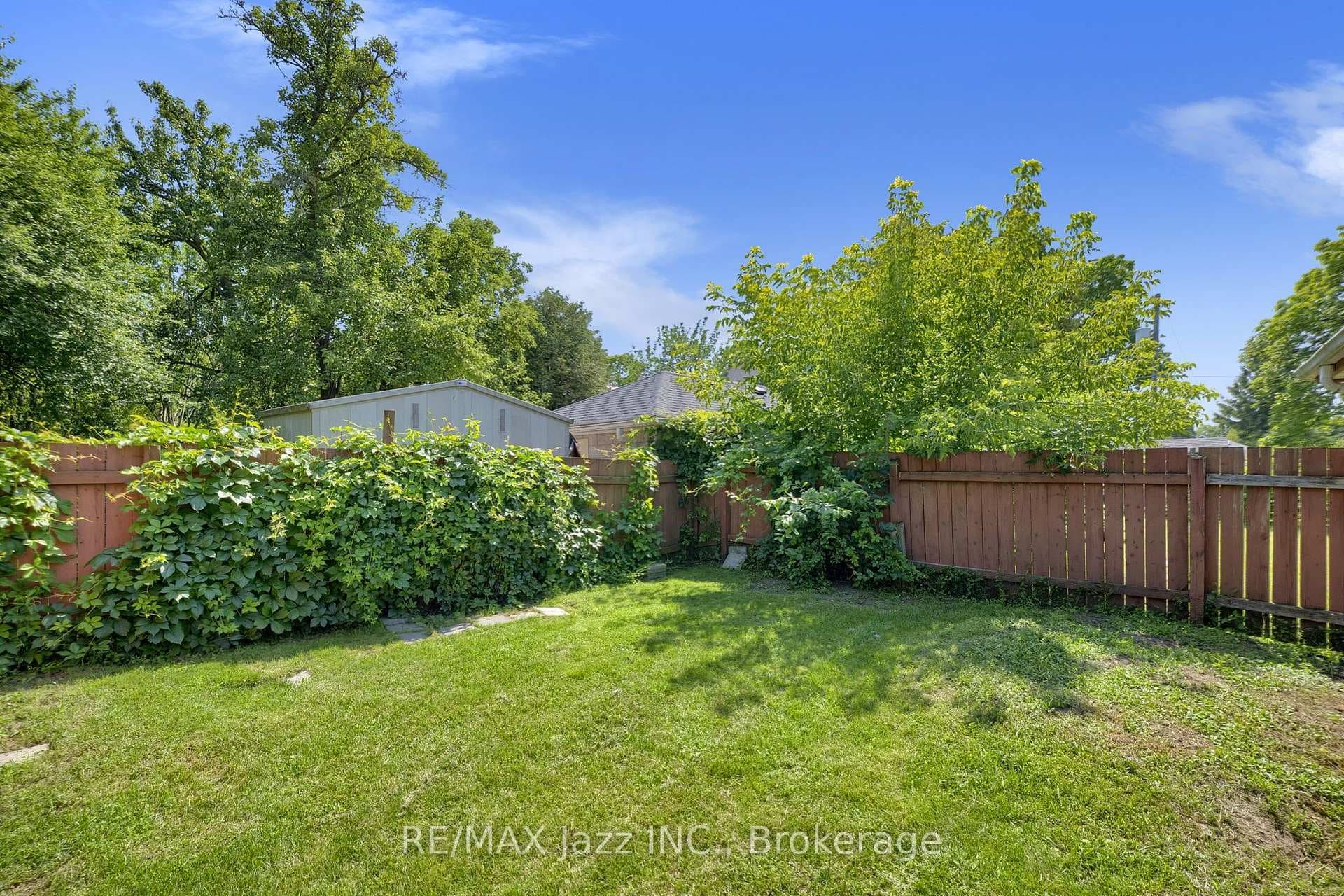 217 Annis Street photo 37