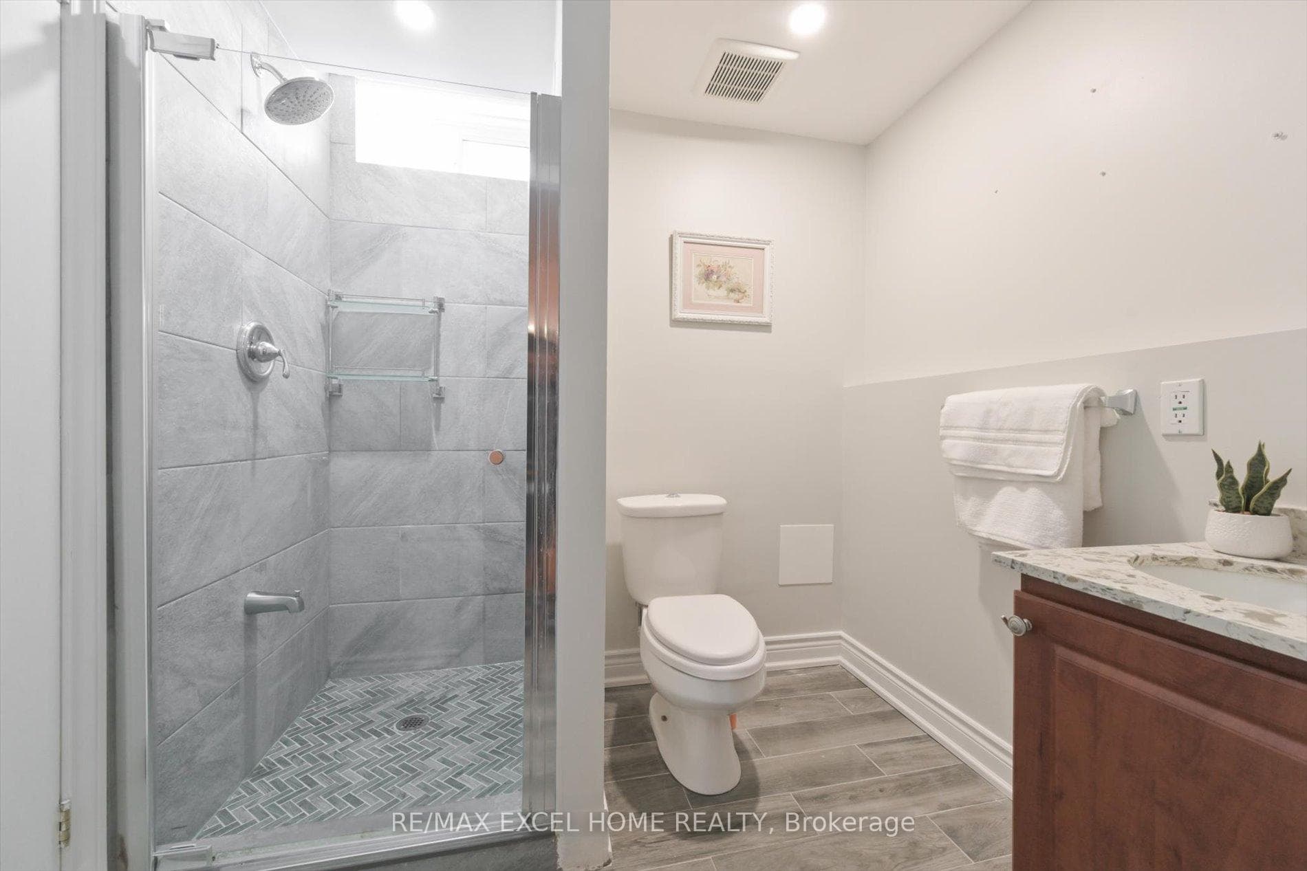 83 Carrick Avenue photo 27