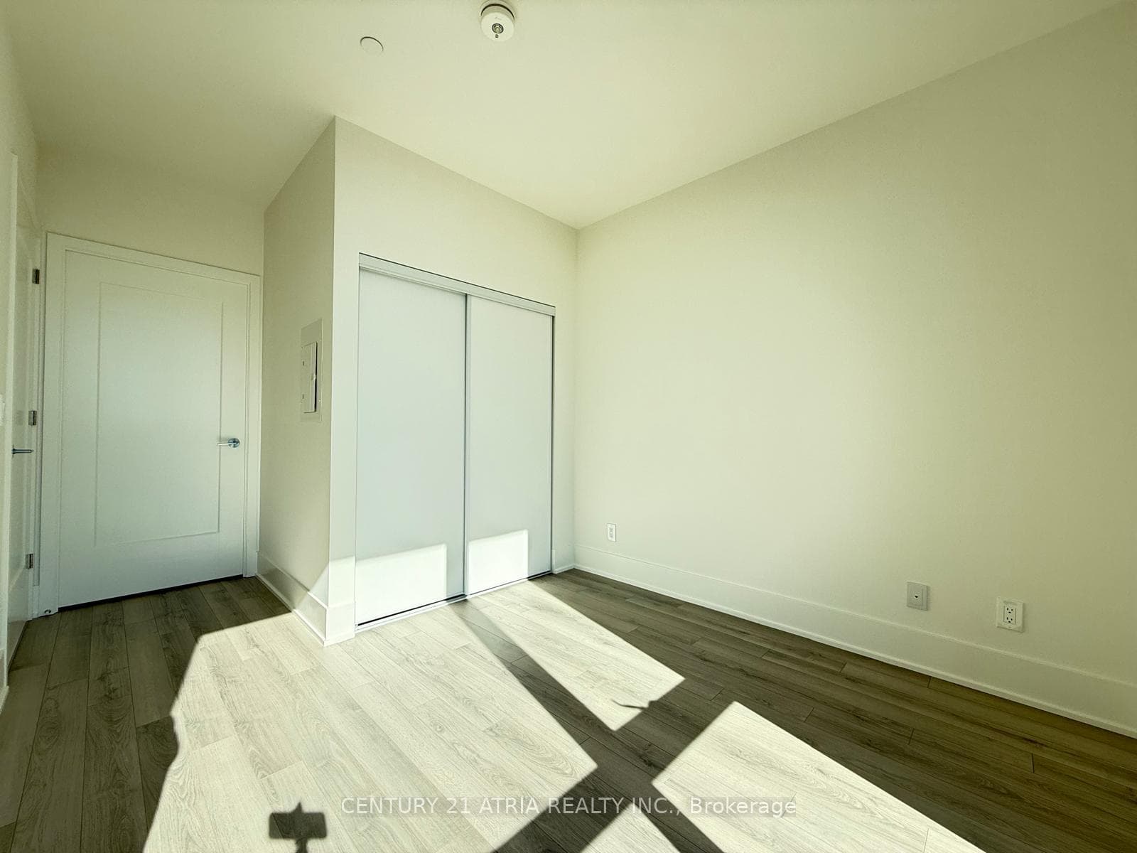 3079 Trafalgar Road Unit 2001 photo 20