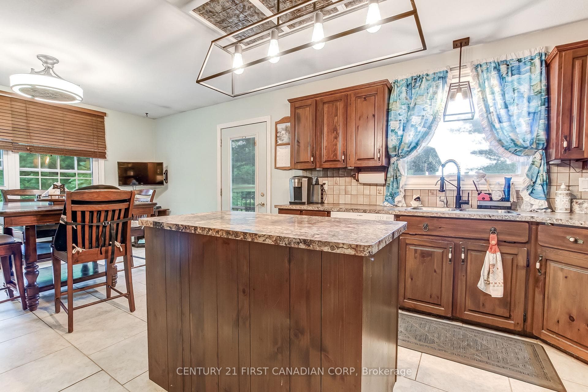 6892 Century Drive photo 10