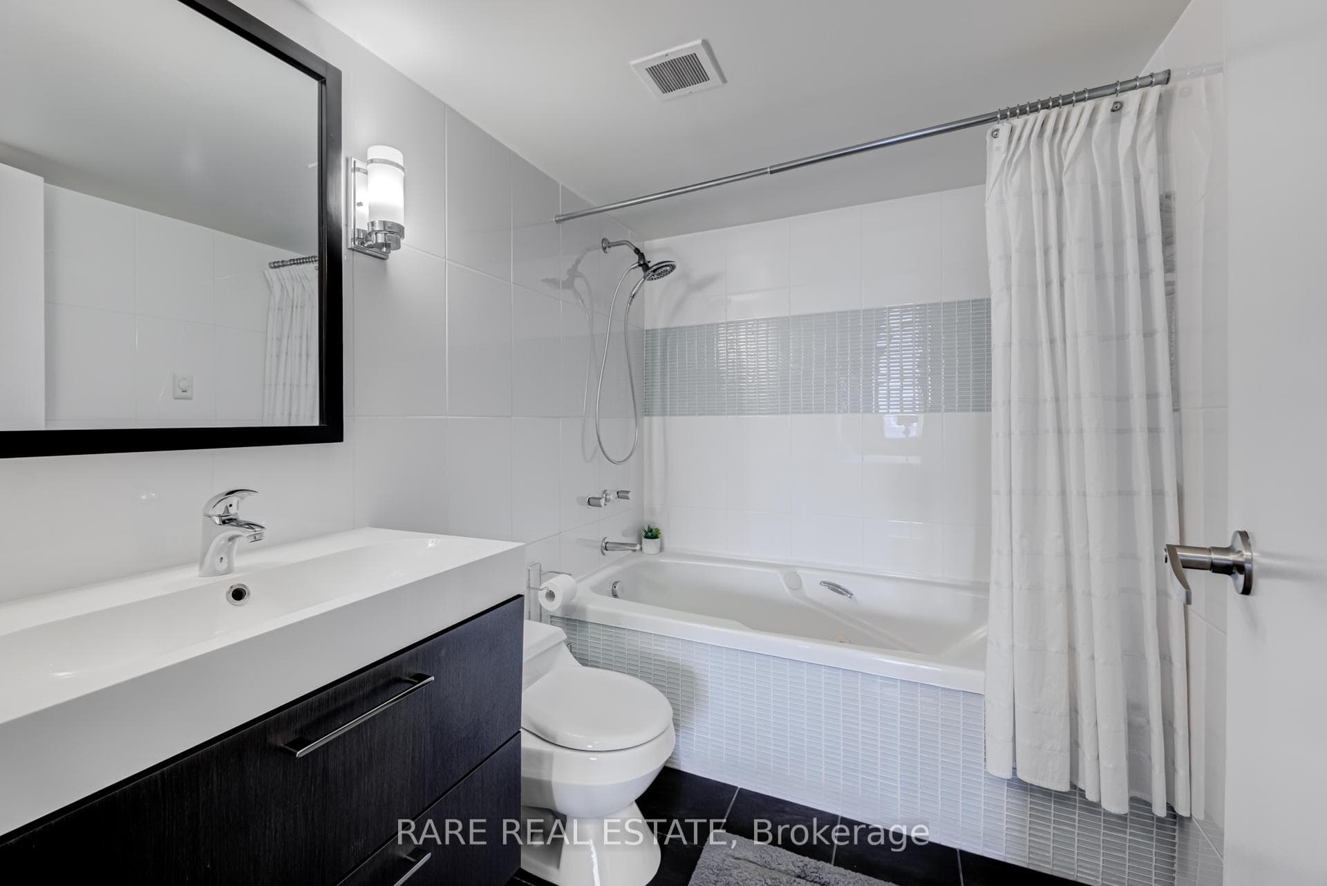 70 Elmsthorpe Avenue Unit 203 photo 12