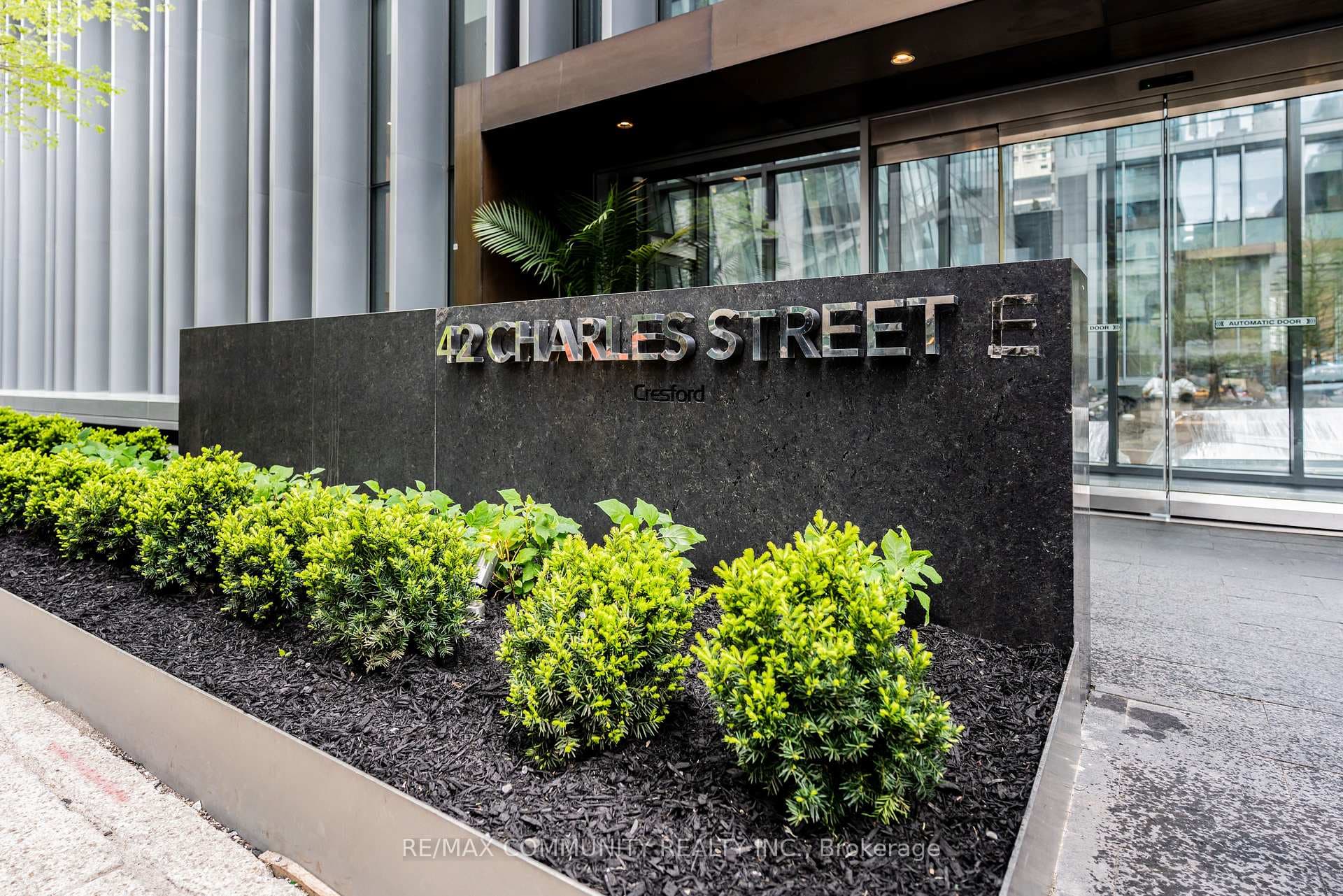 42 Charles Street Unit 3709 photo 2