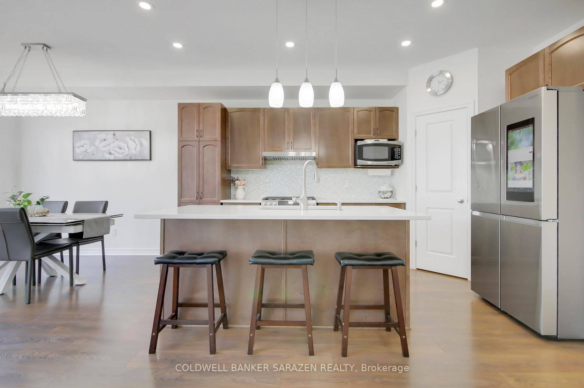 652 Decoeur Drive photo 5
