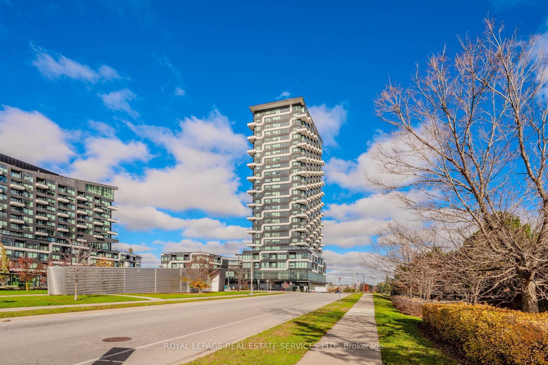 297 Oak Walk Drive Unit 1302 photo 2