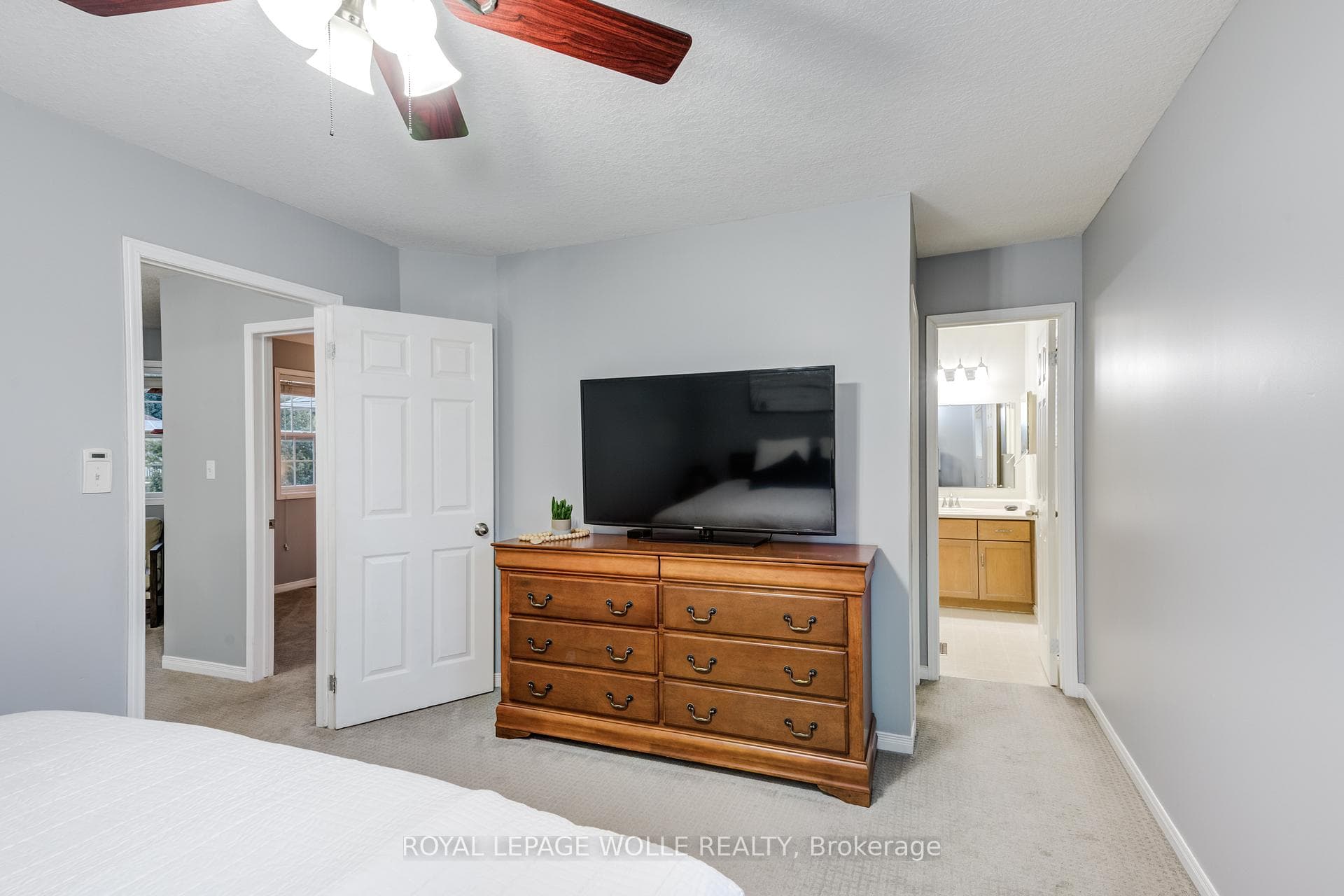 545 Sales Drive photo 25