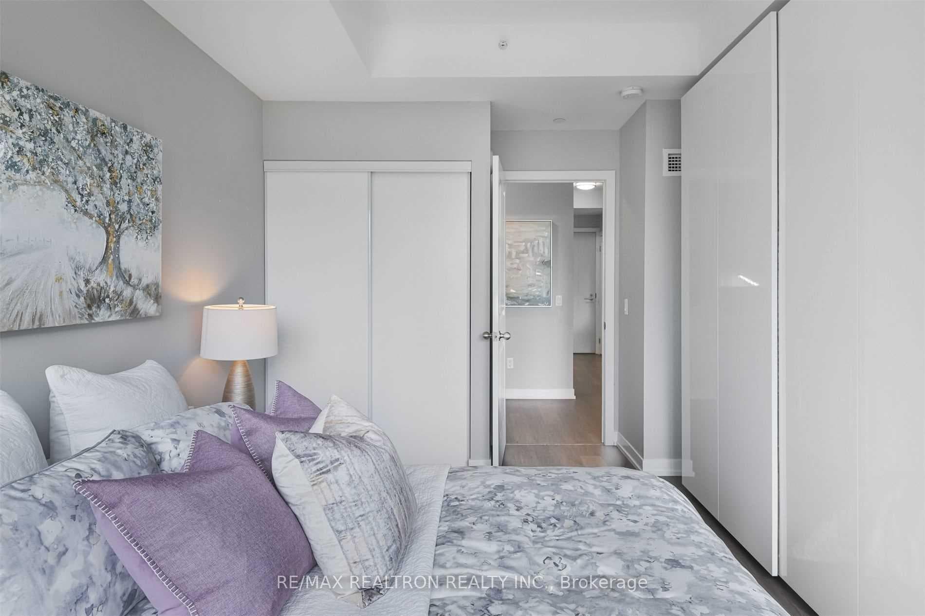 8 Fieldway Road Unit 515 photo 12